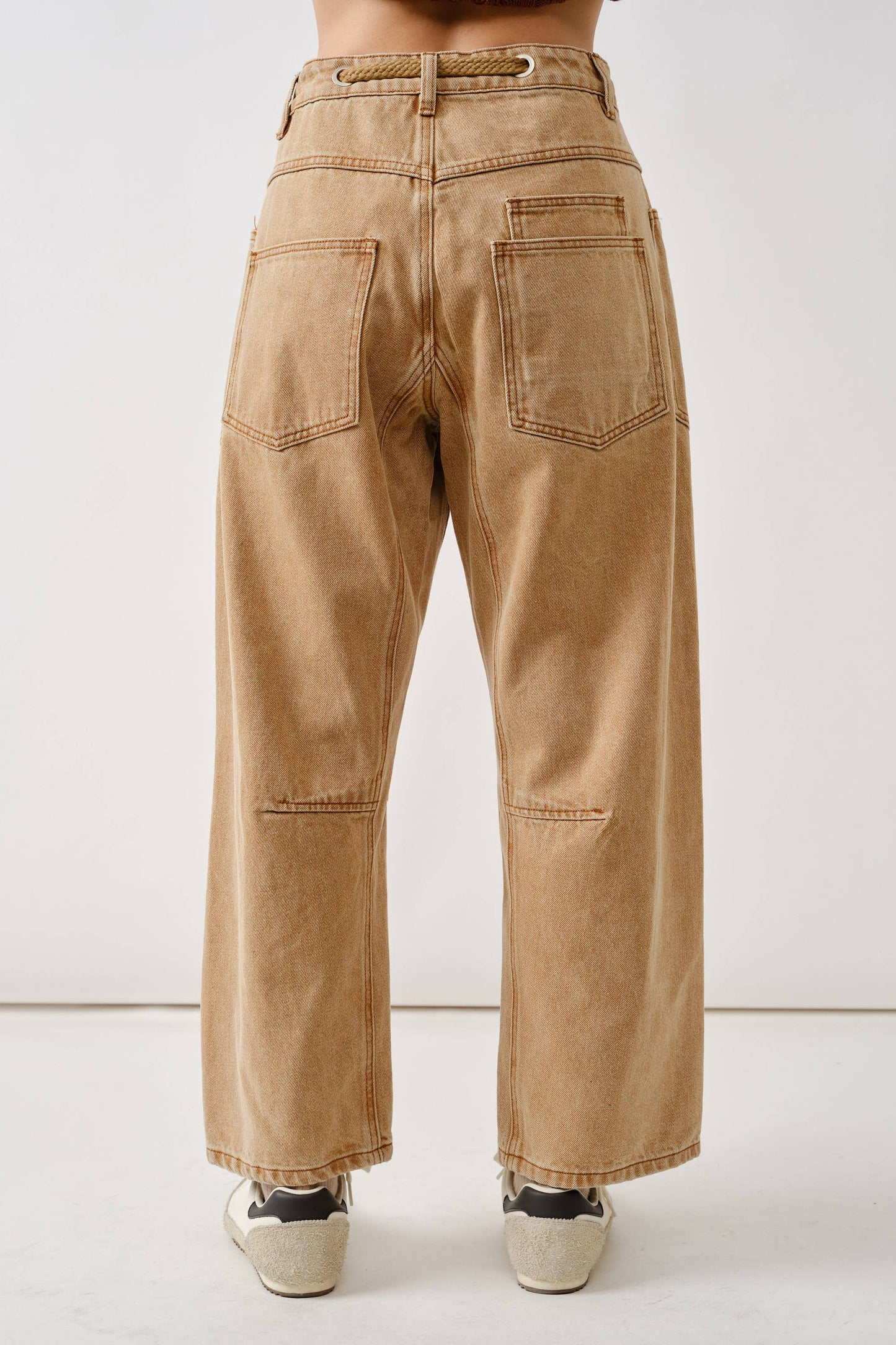 BARREL DENIM PANTS WITH EYELET WAIST