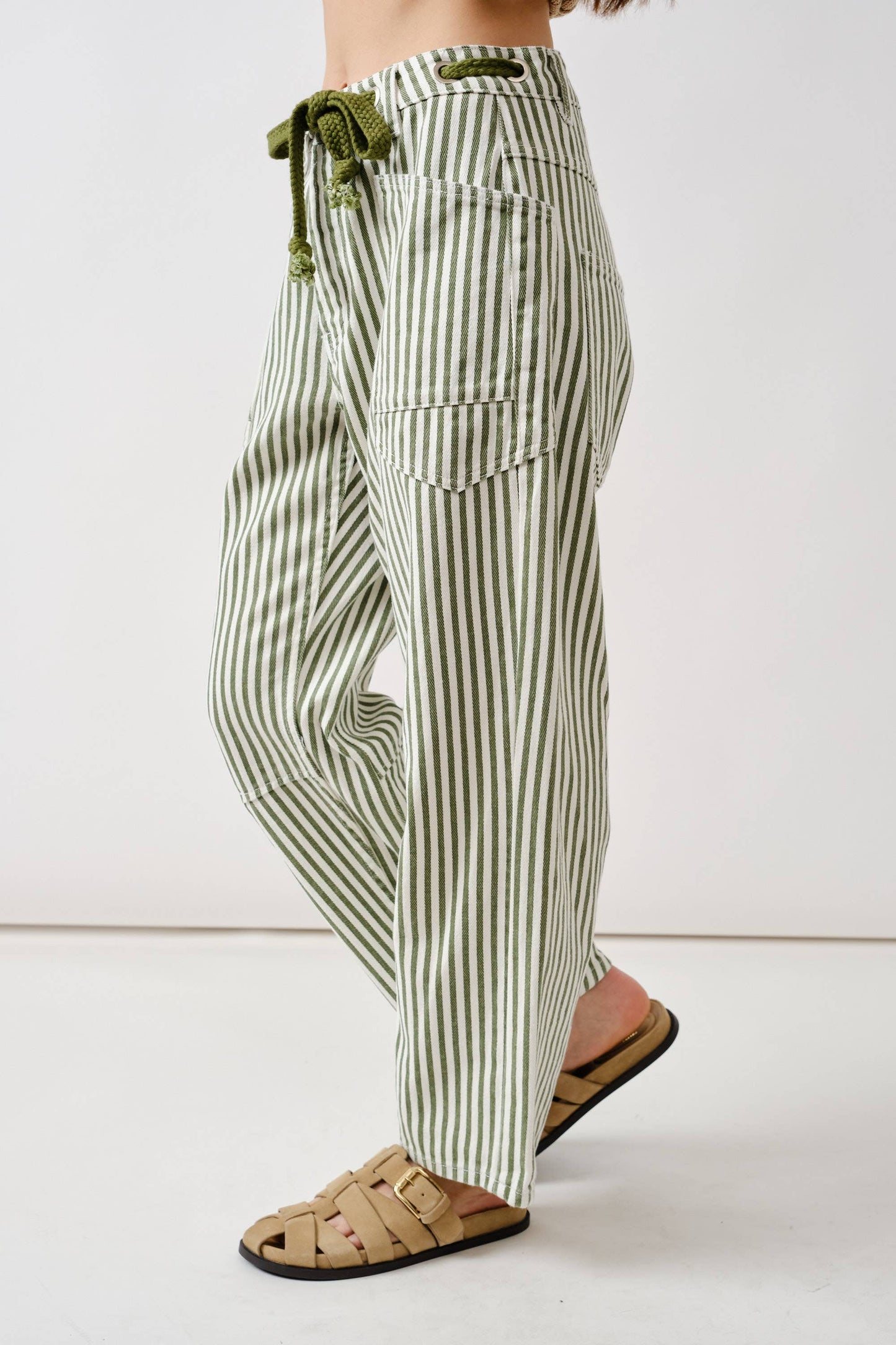 BARREL DENIM PANTS WITH EYELET WAIST