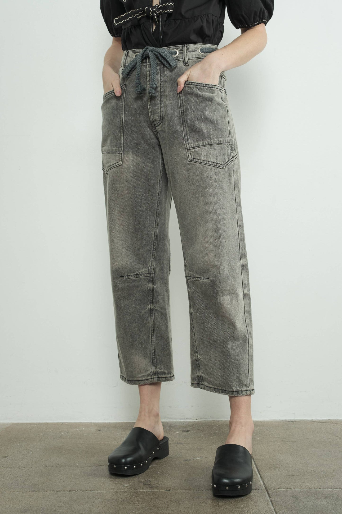 BARREL DENIM PANTS WITH EYELET WAIST