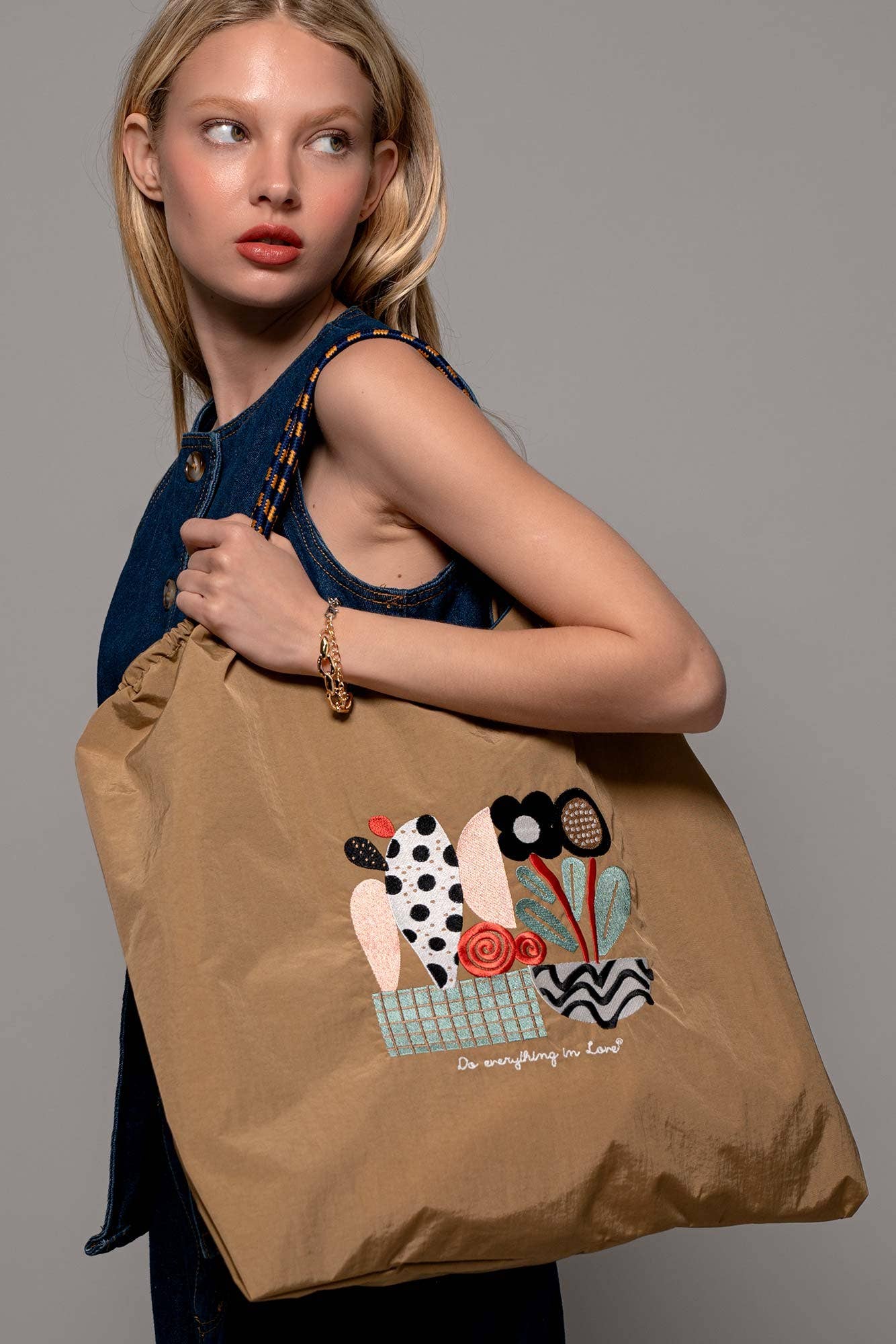 Artful Blooms Applique Floral Market Tote