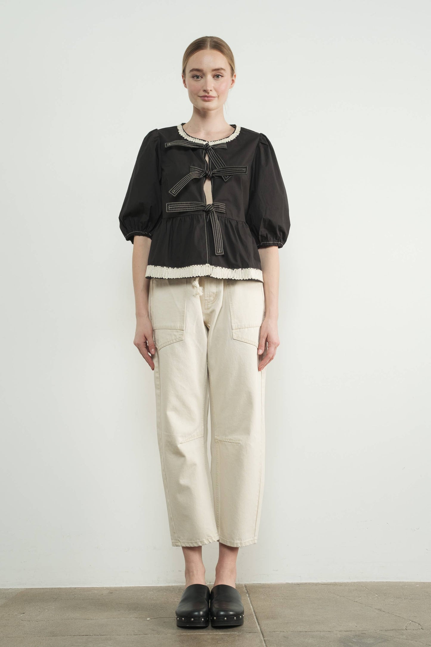BARREL DENIM PANTS WITH EYELET WAIST
