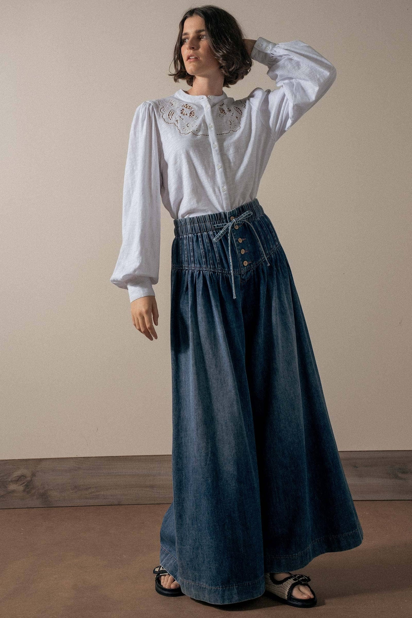 Pleated Wide-Leg Button Closure Pants