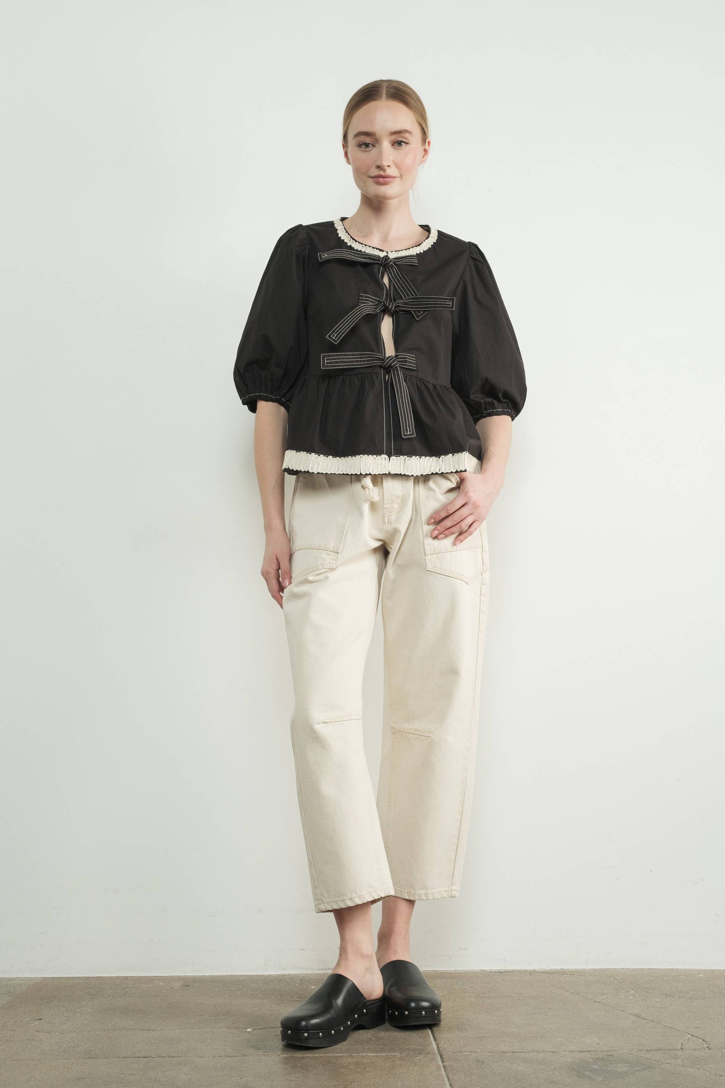 BARREL DENIM PANTS WITH EYELET WAIST