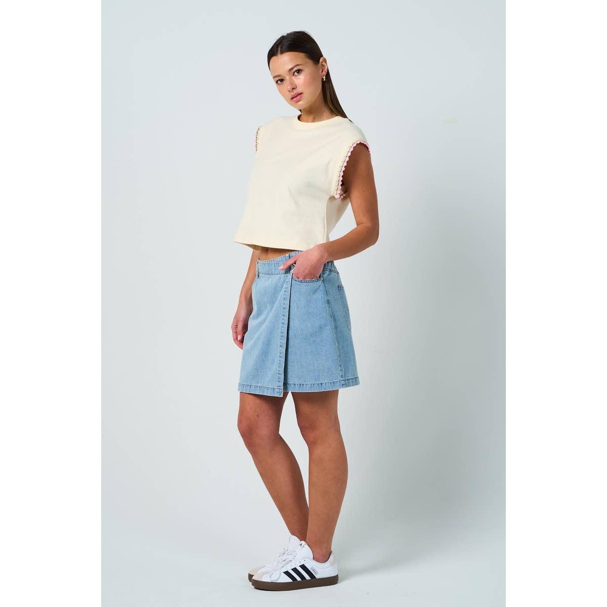 Floral Trim Summer Sweatshirt