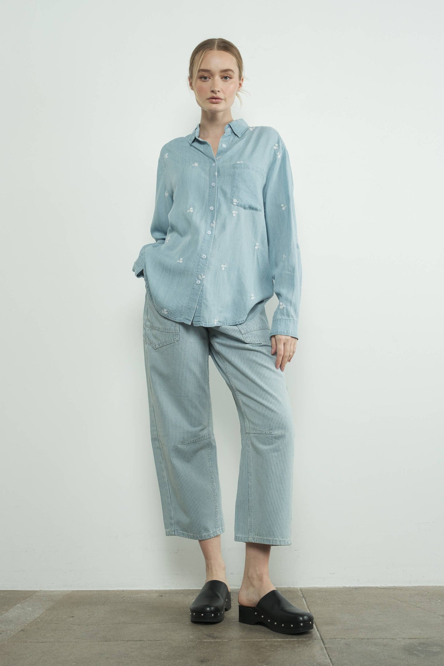 BARREL DENIM PANTS WITH EYELET WAIST