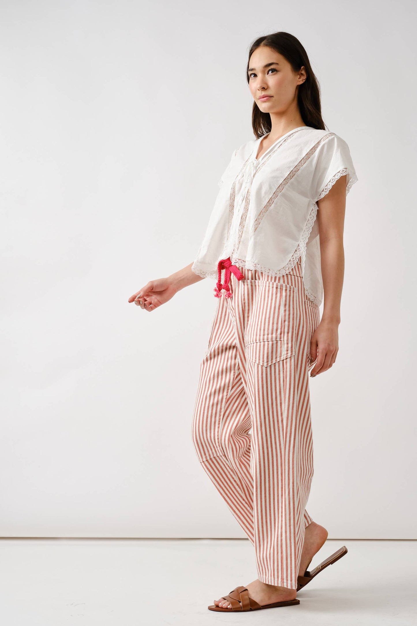 BARREL DENIM PANTS WITH EYELET WAIST