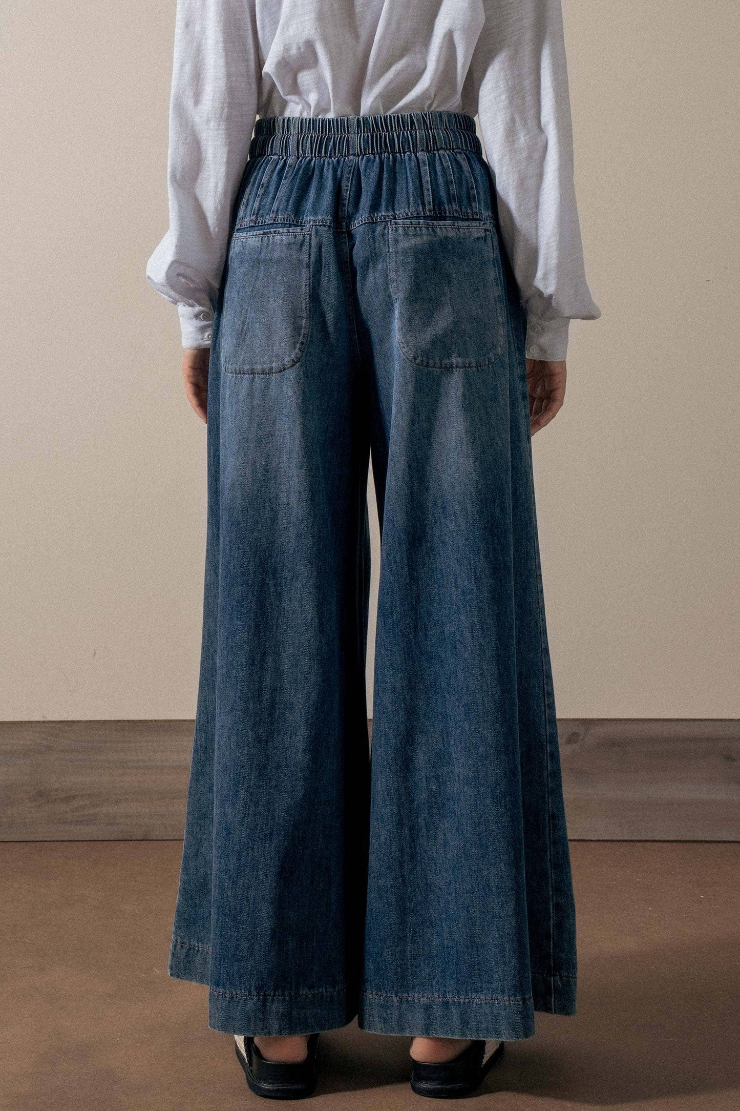 Pleated Wide-Leg Button Closure Pants