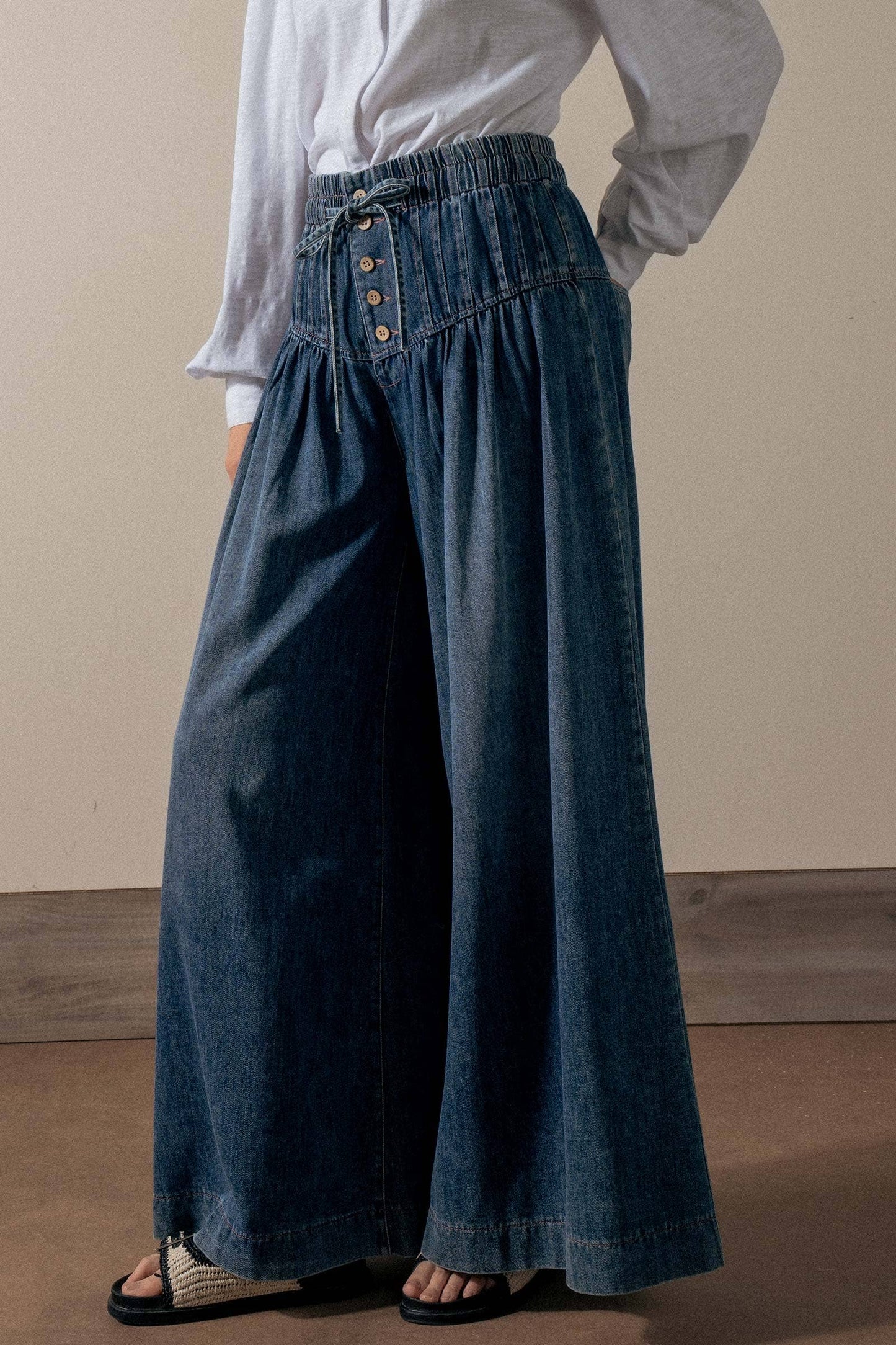 Pleated Wide-Leg Button Closure Pants