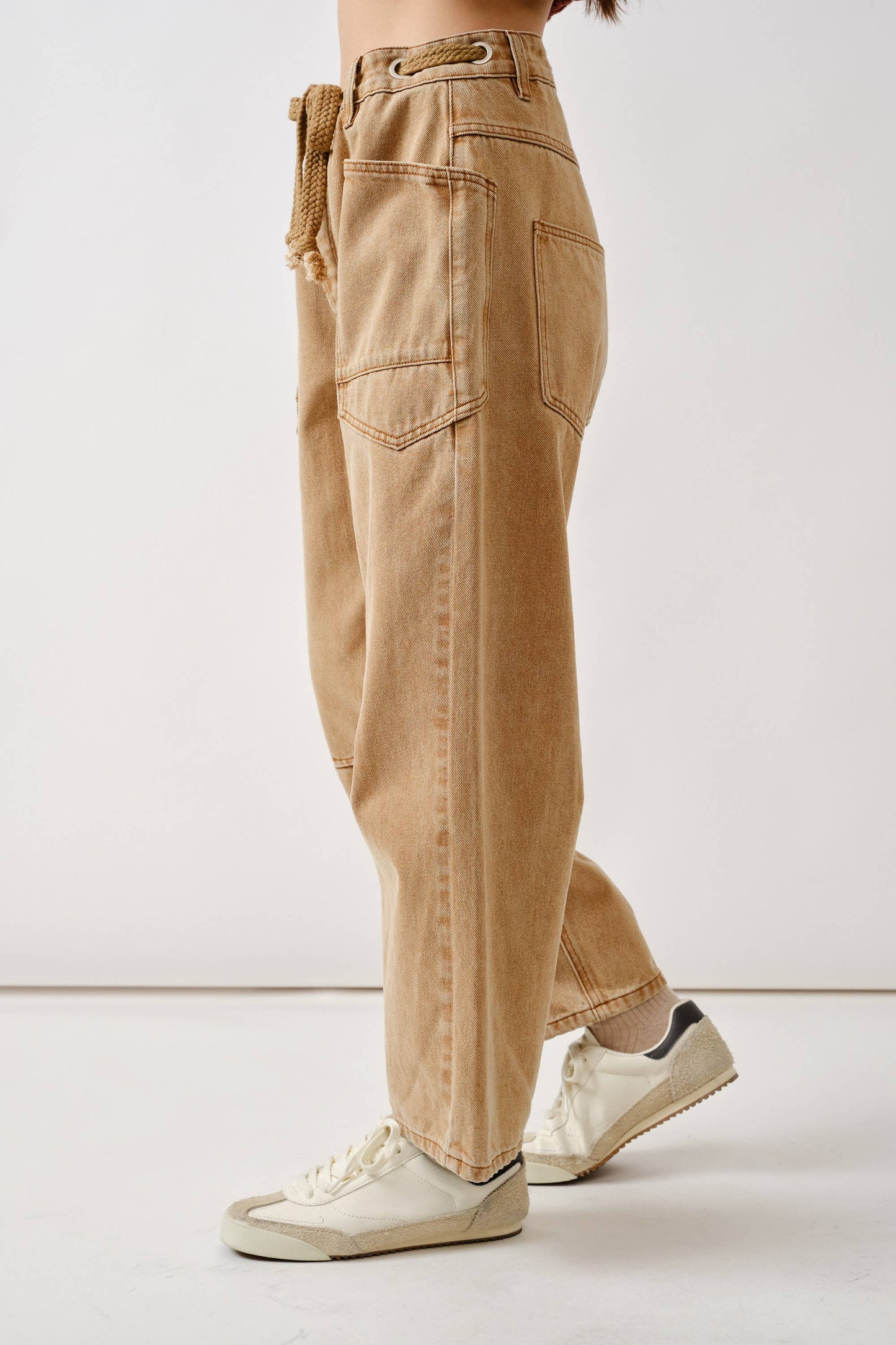 BARREL DENIM PANTS WITH EYELET WAIST