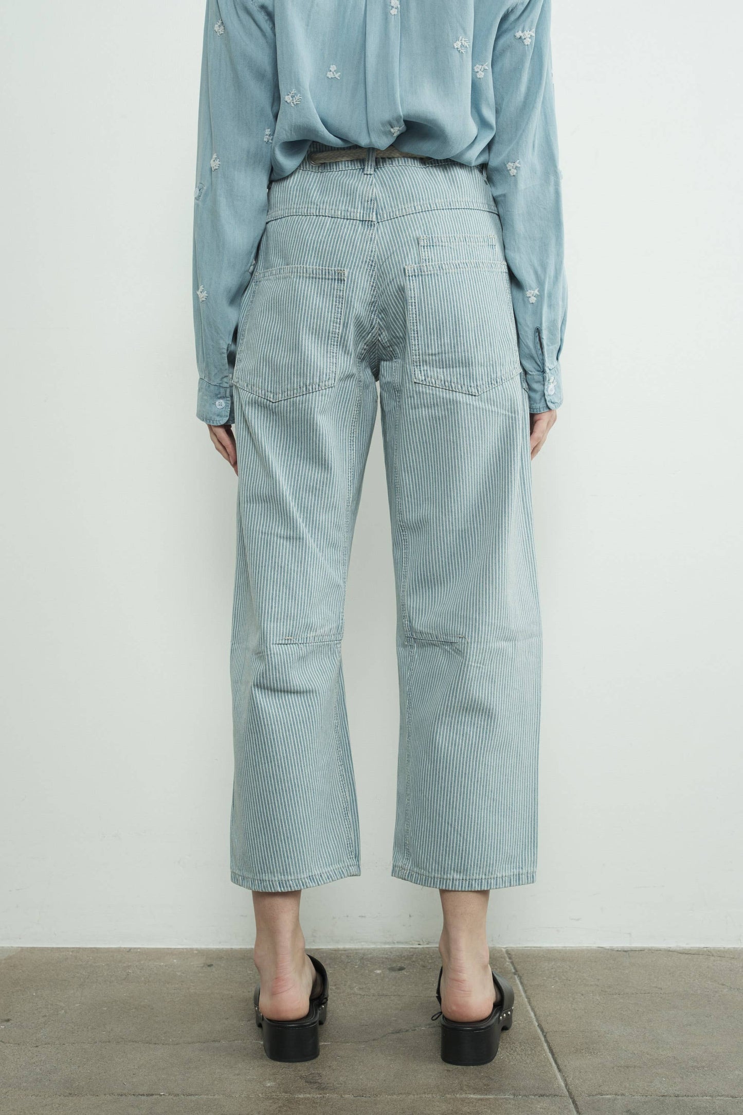 BARREL DENIM PANTS WITH EYELET WAIST