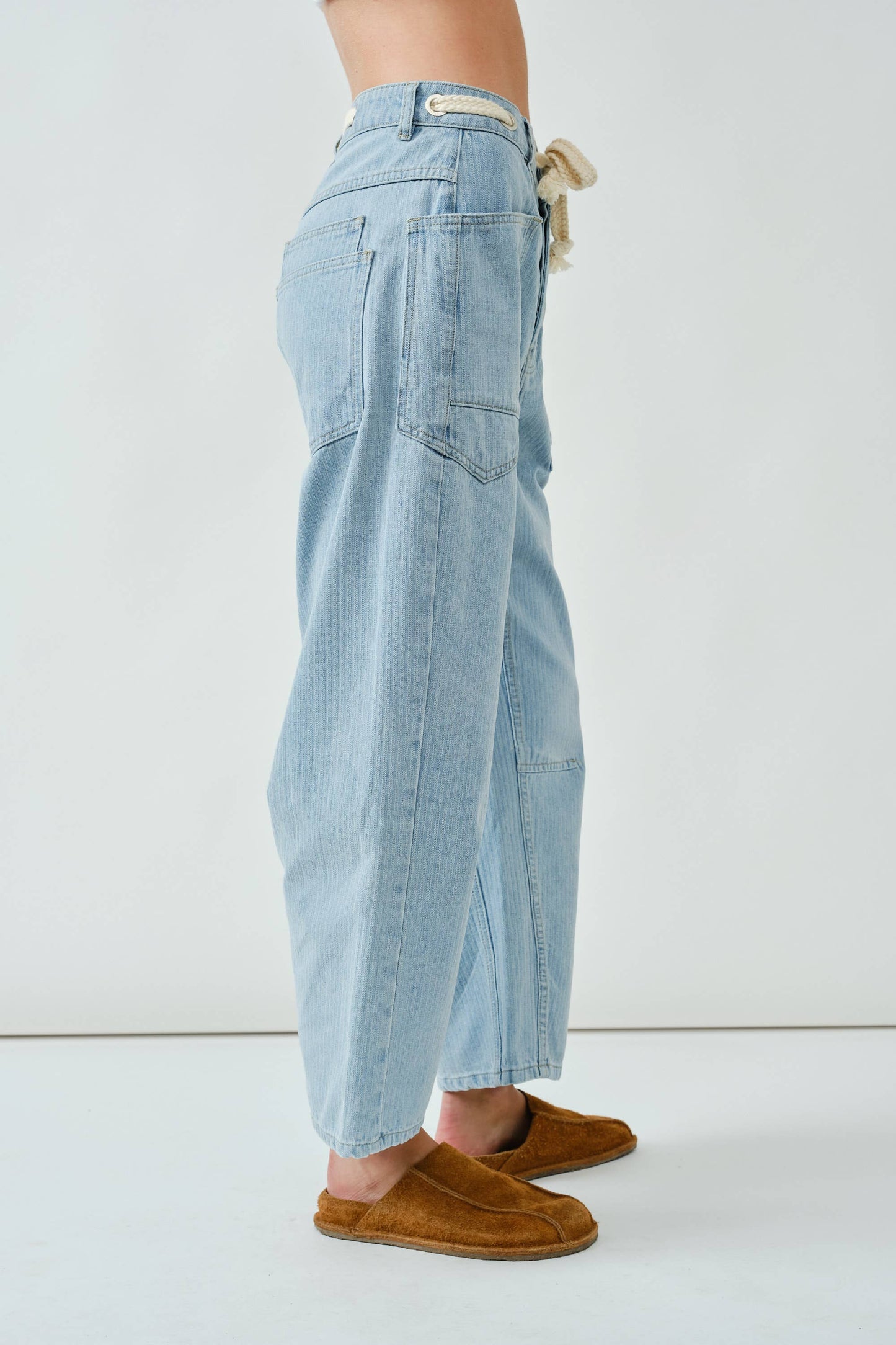 BARREL DENIM PANTS WITH EYELET WAIST