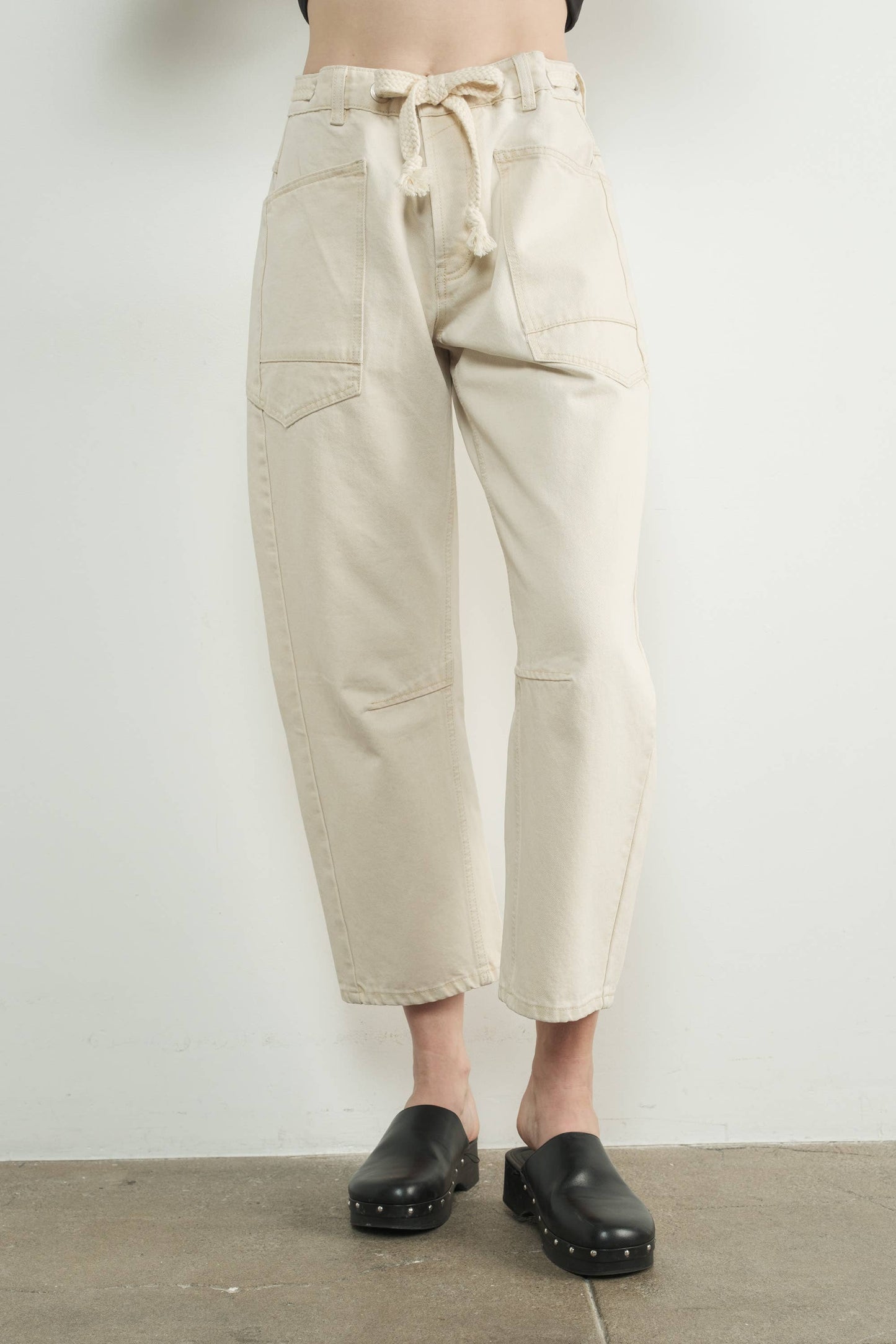 BARREL DENIM PANTS WITH EYELET WAIST