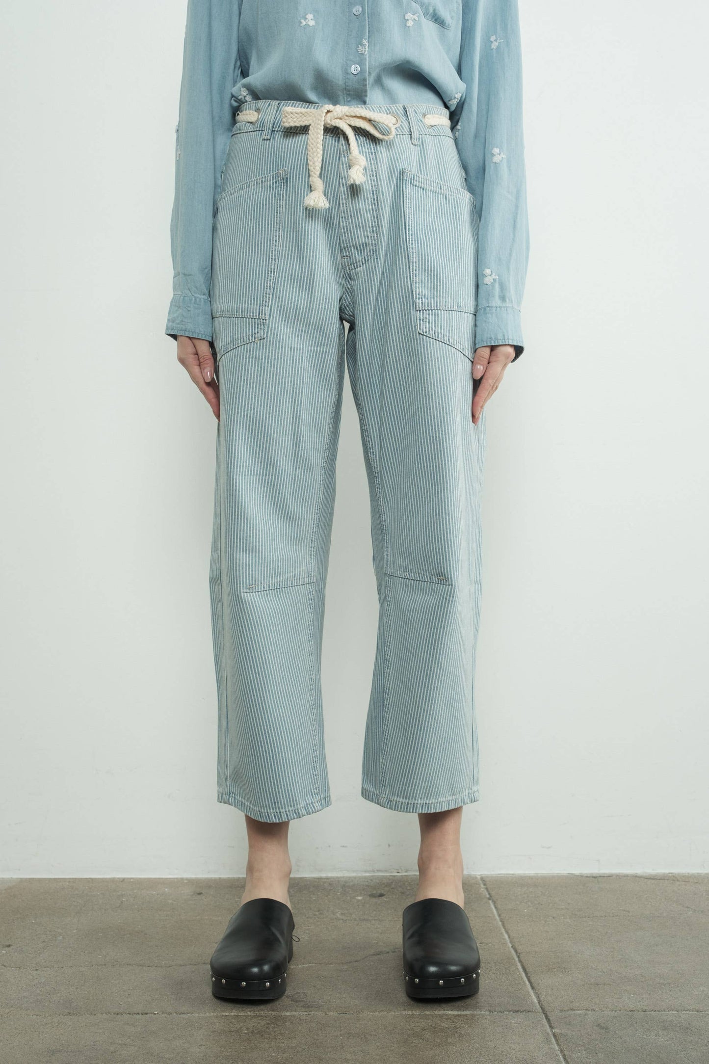 BARREL DENIM PANTS WITH EYELET WAIST