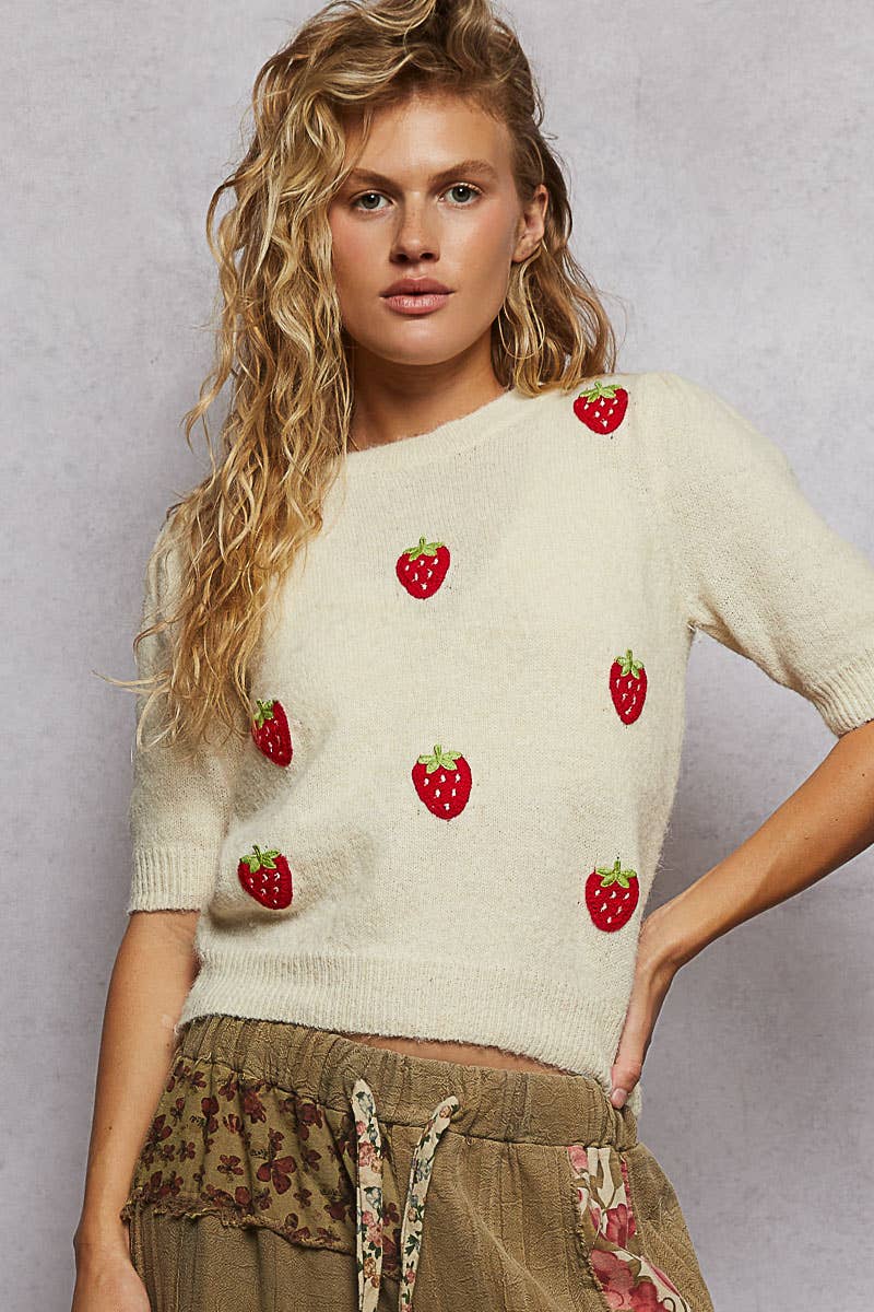 Round neck strawberry handmade patch shirring sweater top