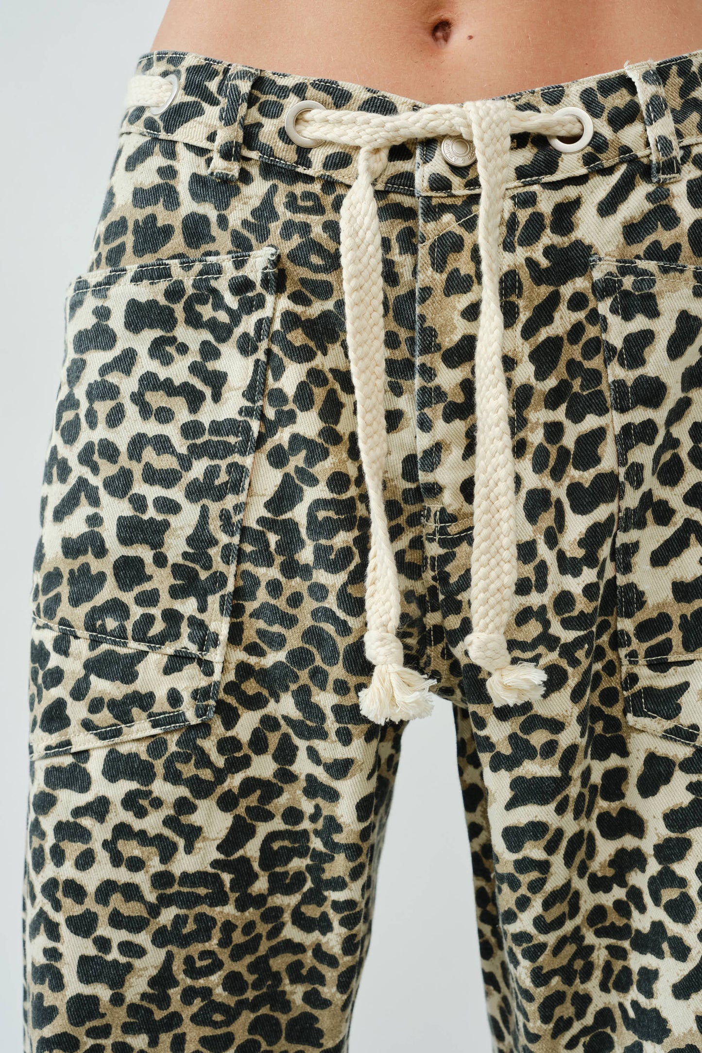 BARREL DENIM PANTS WITH EYELET WAIST
