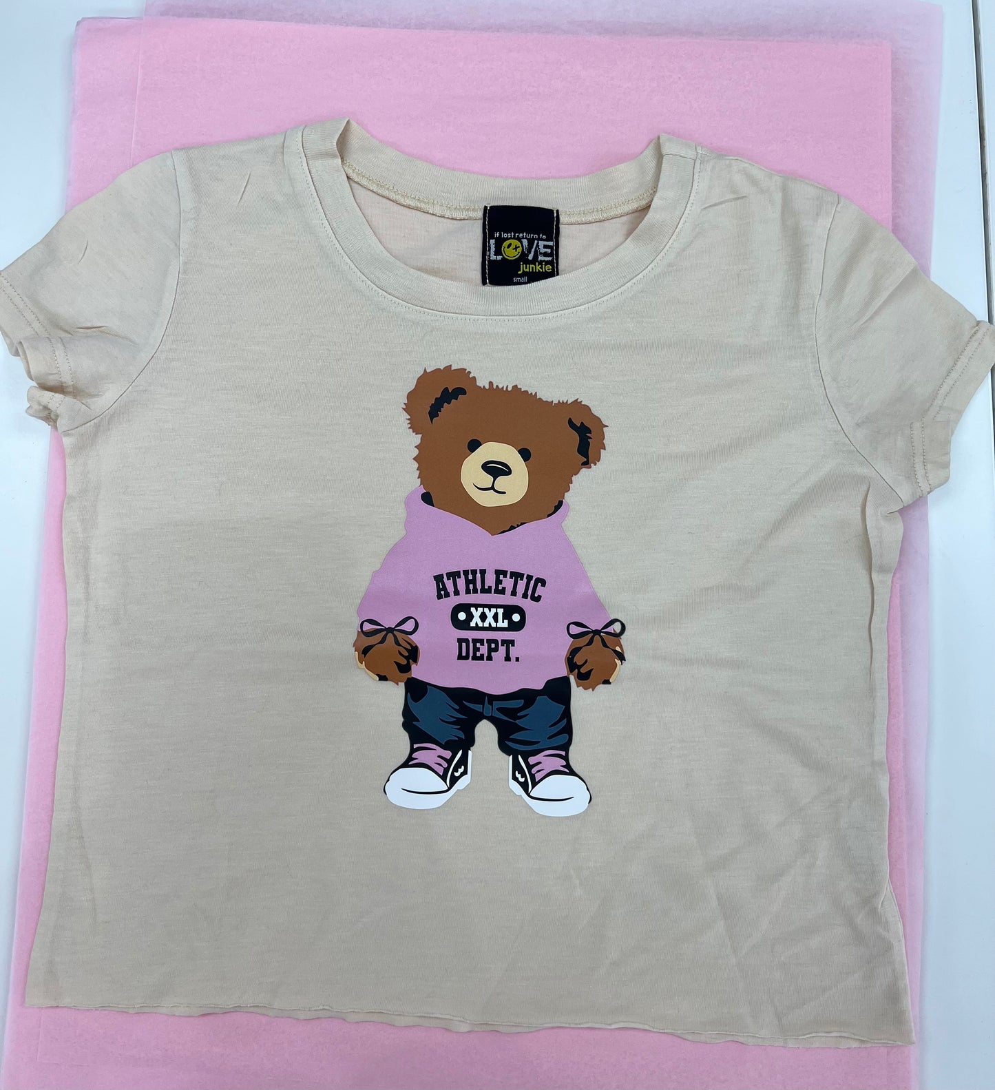 S/S Tee w/Teddy Bear Cream - Love junkie