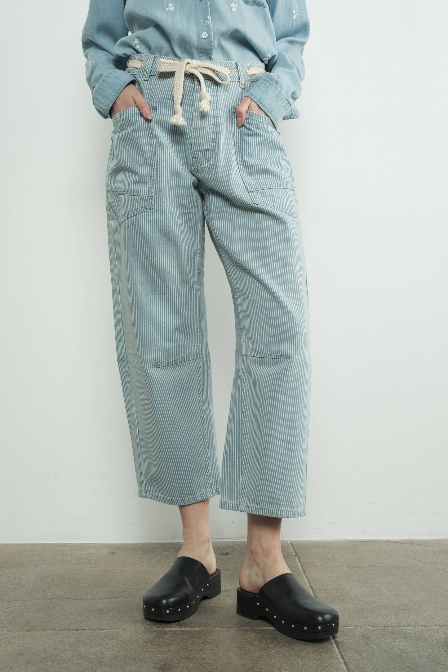 BARREL DENIM PANTS WITH EYELET WAIST