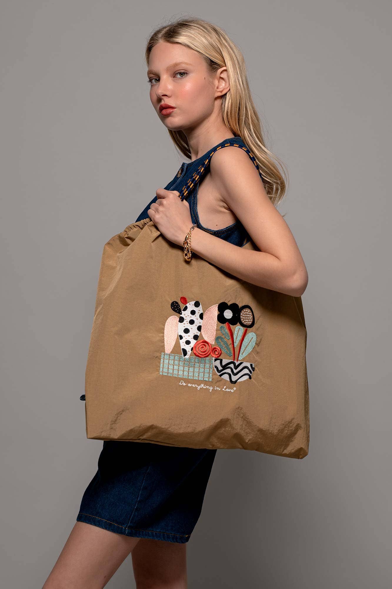 Artful Blooms Applique Floral Market Tote