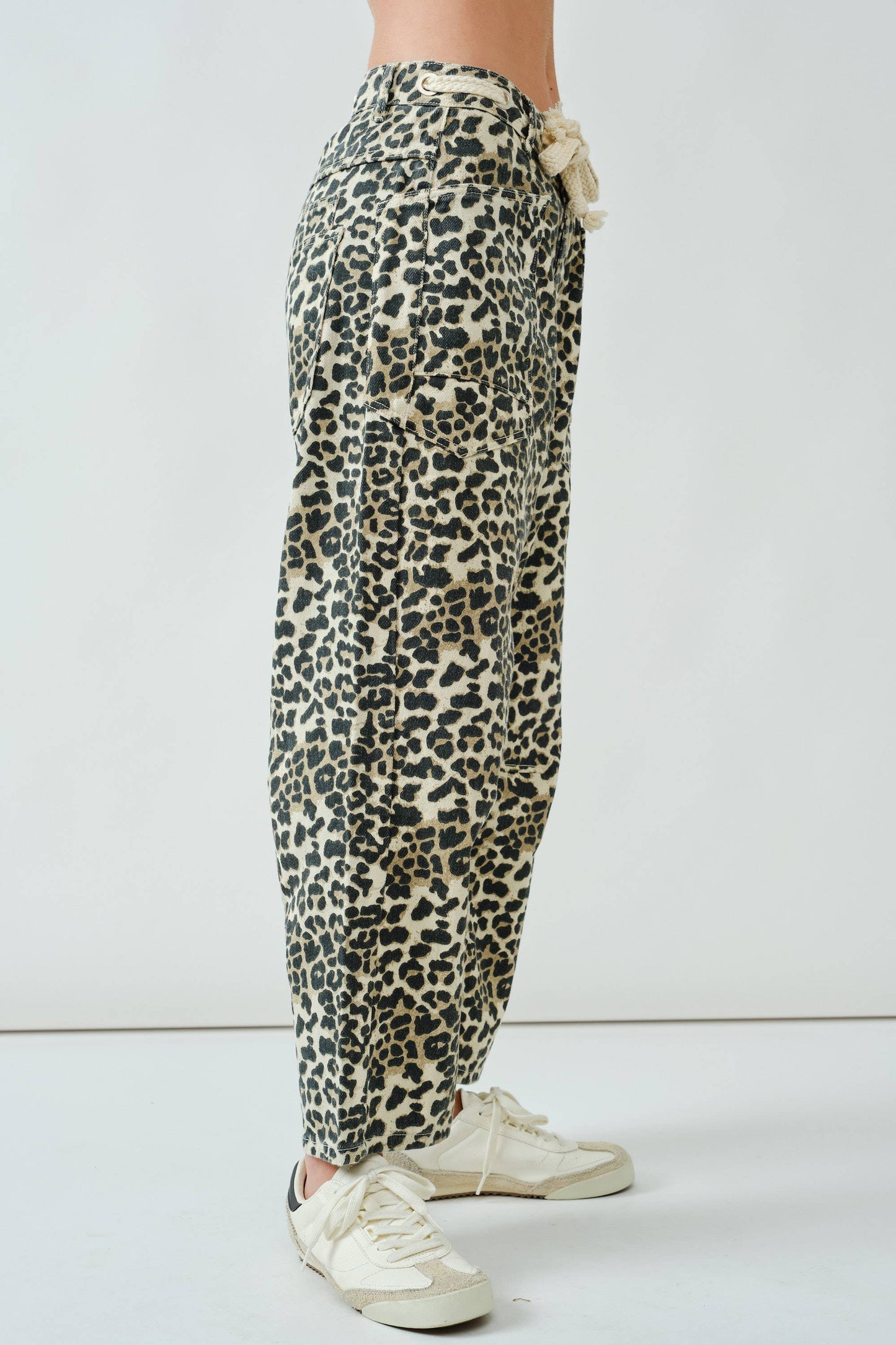 BARREL DENIM PANTS WITH EYELET WAIST
