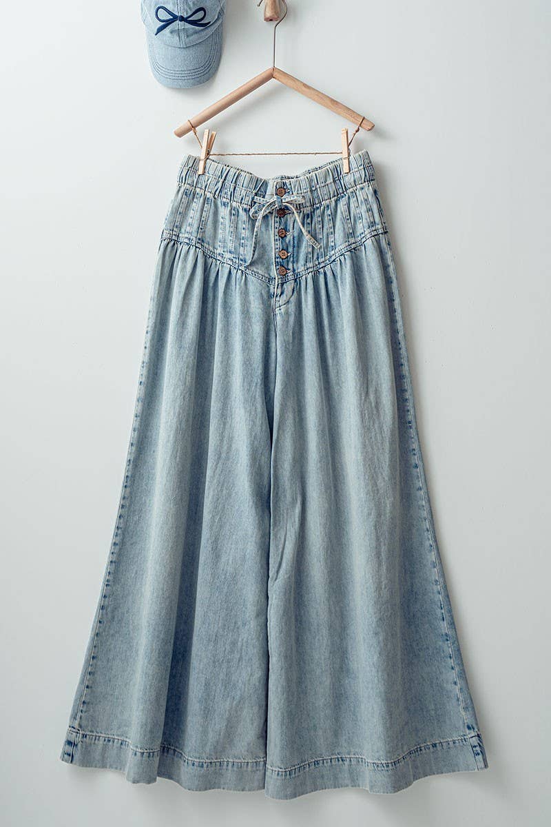 Pleated Wide-Leg Button Closure Pants