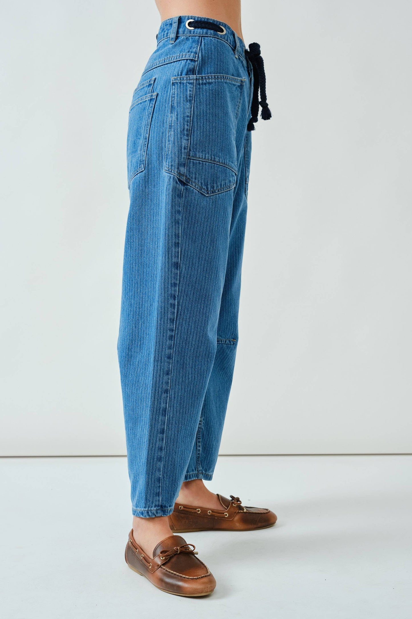 BARREL DENIM PANTS WITH EYELET WAIST