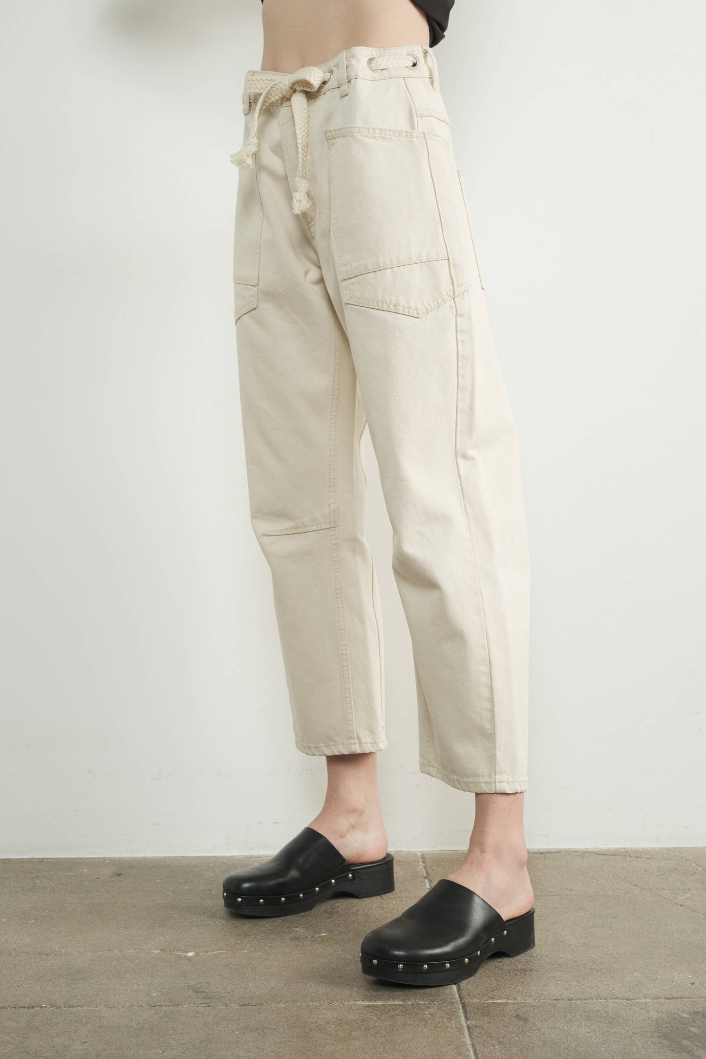 BARREL DENIM PANTS WITH EYELET WAIST