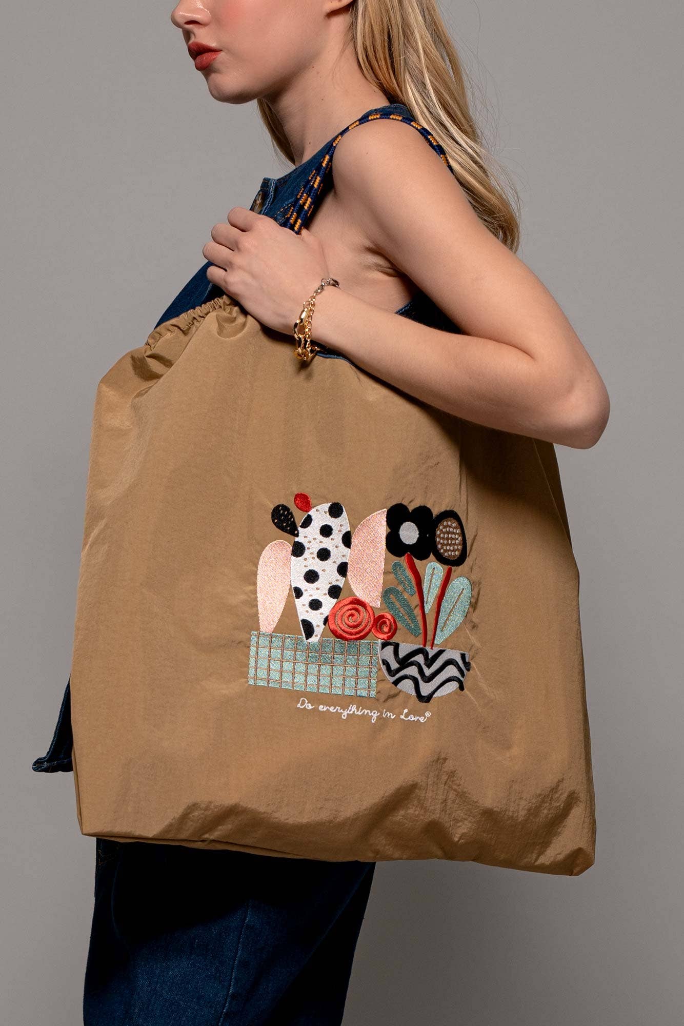 Artful Blooms Applique Floral Market Tote