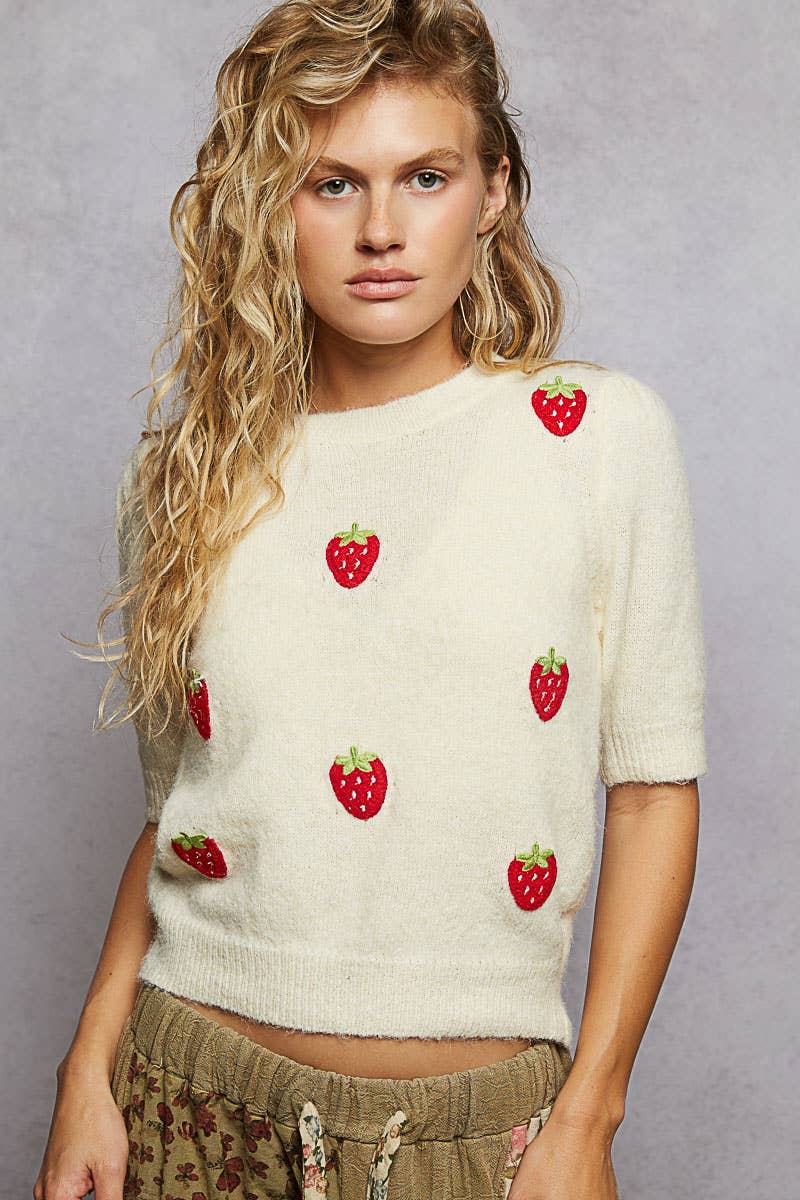 Round neck strawberry handmade patch shirring sweater top