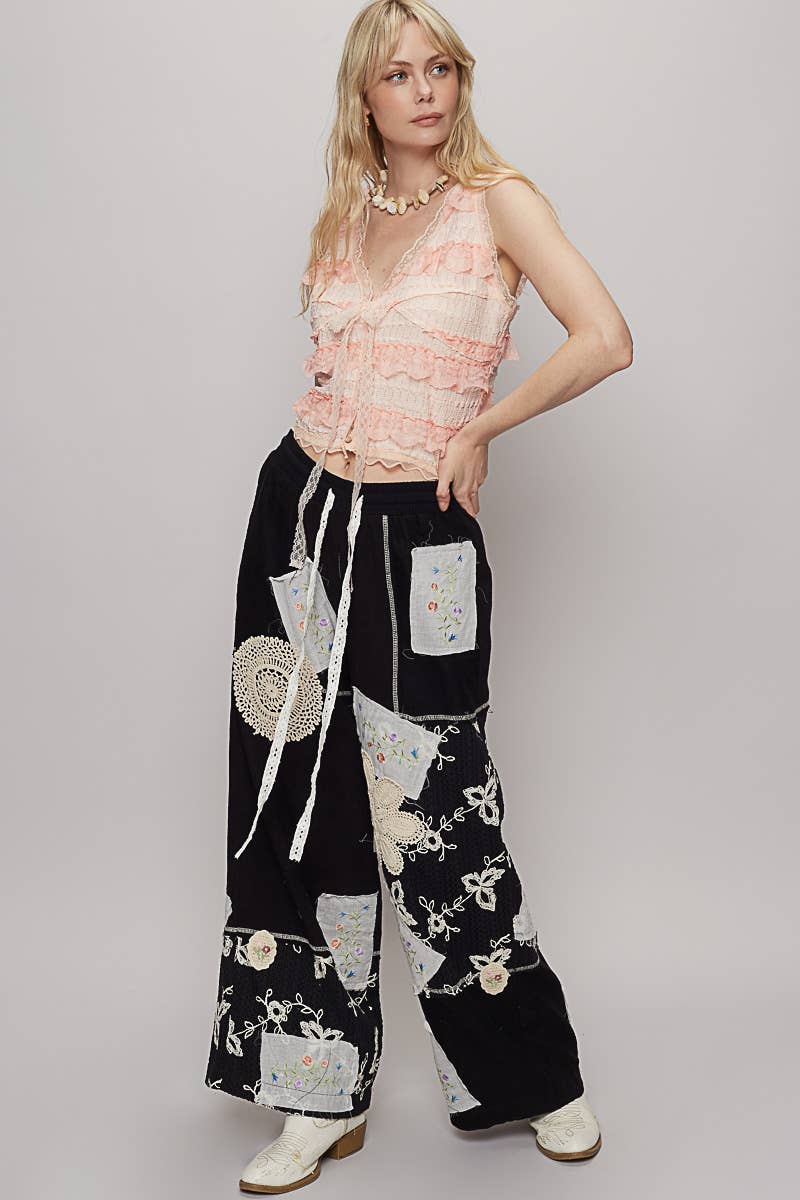 V-neck sleeveless cropped woven lace top