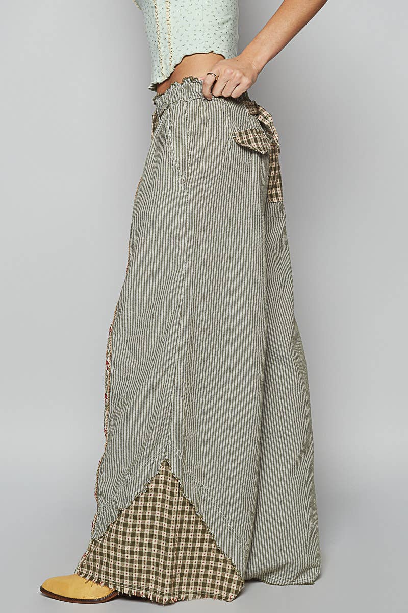 Contrast buckle back detail floral trim down woven pants