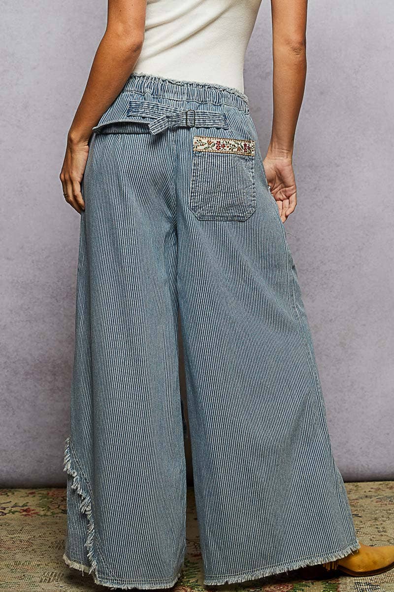 Contrast buckle back detail floral trim down woven pants