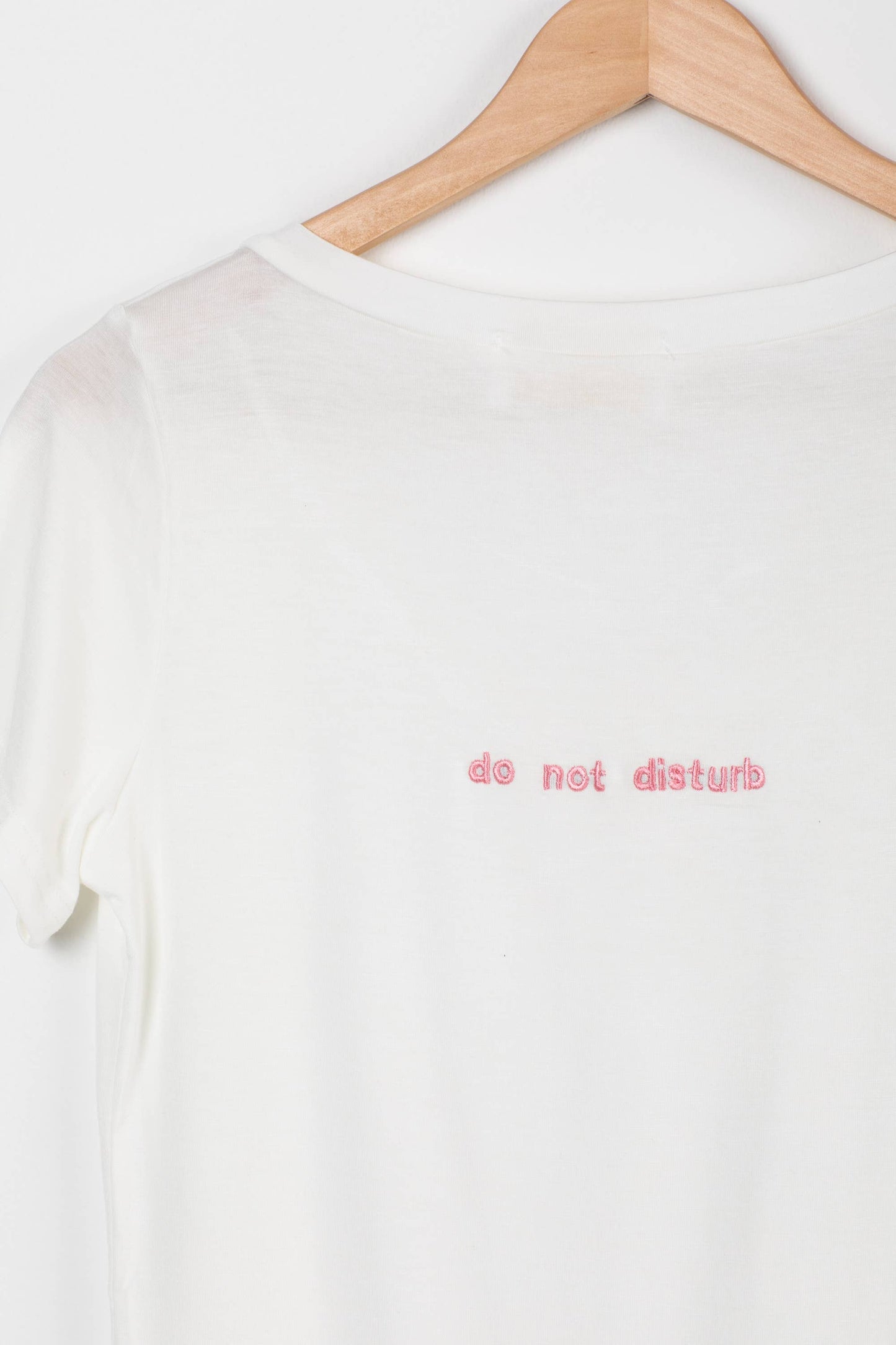 Do Not Disturb V-Neck Tee Loungwear