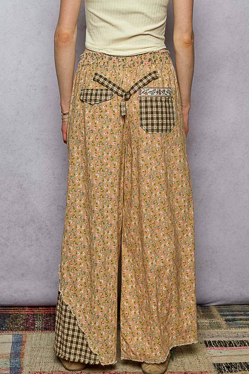 Contrast buckle back detail floral trim down woven pants