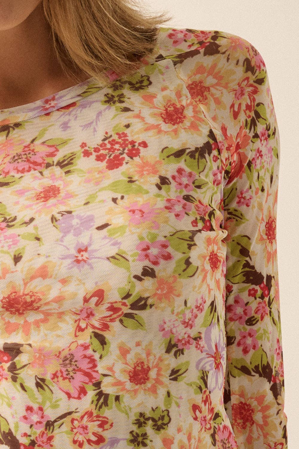 Floral Mesh Lettuce-Edge Thumbhole Top