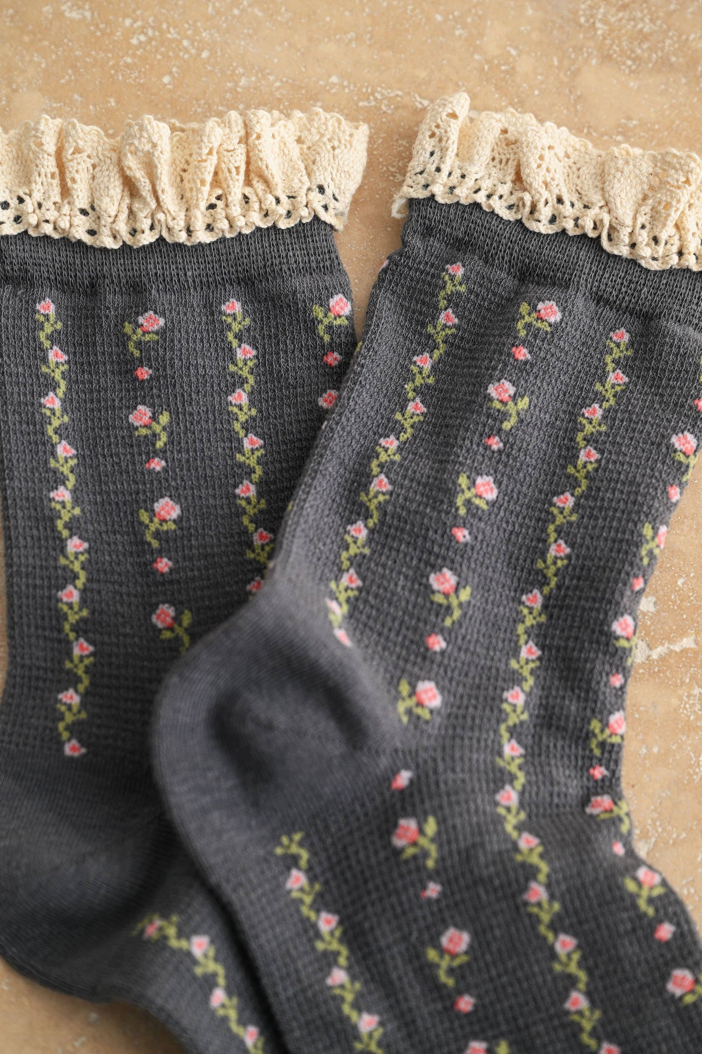 A5361   FLORAL PRINT CROCHET TRIM SOCKS
