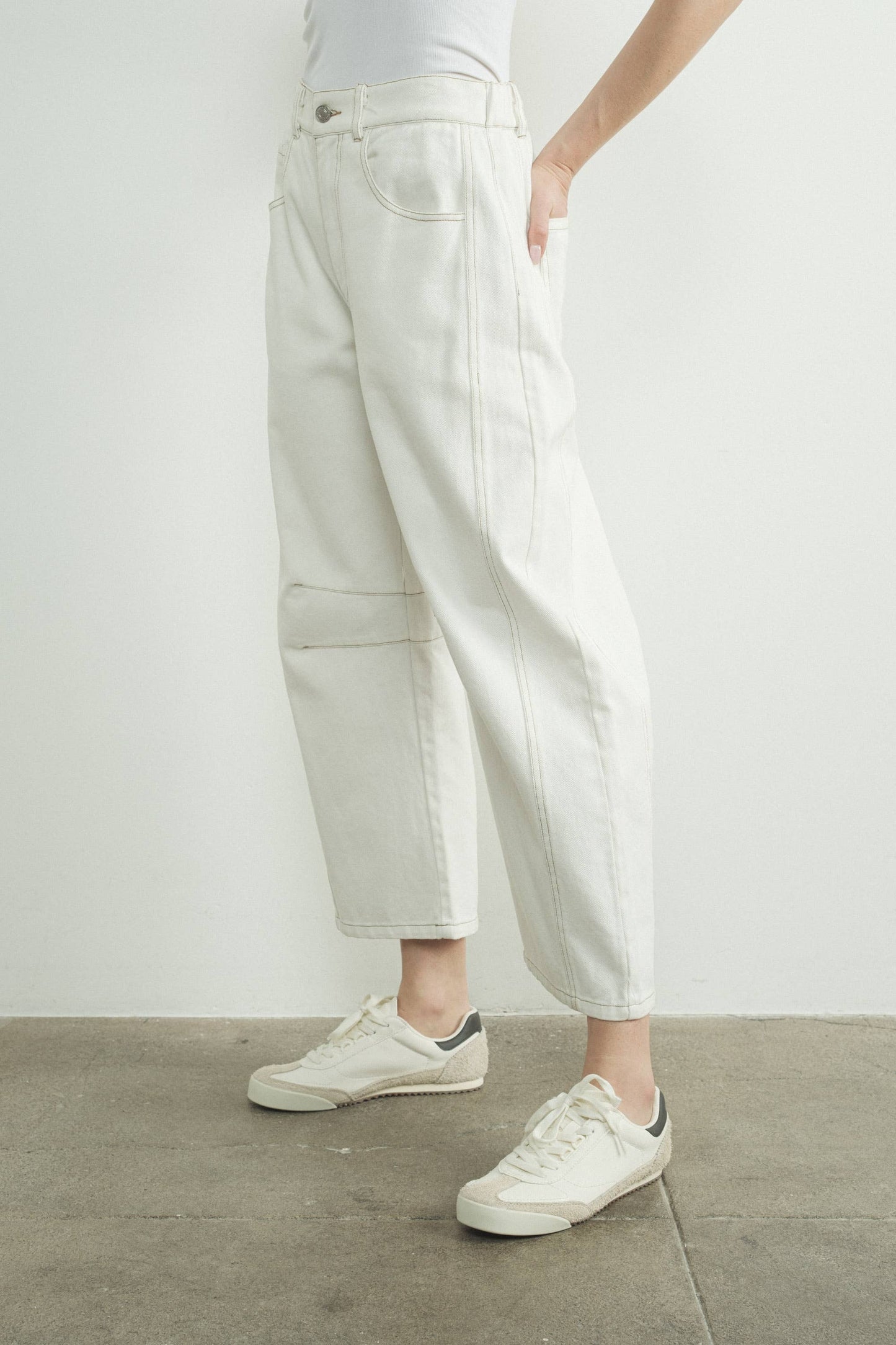 SLOUCHY RELAX FIT CROP BARREL JEANS