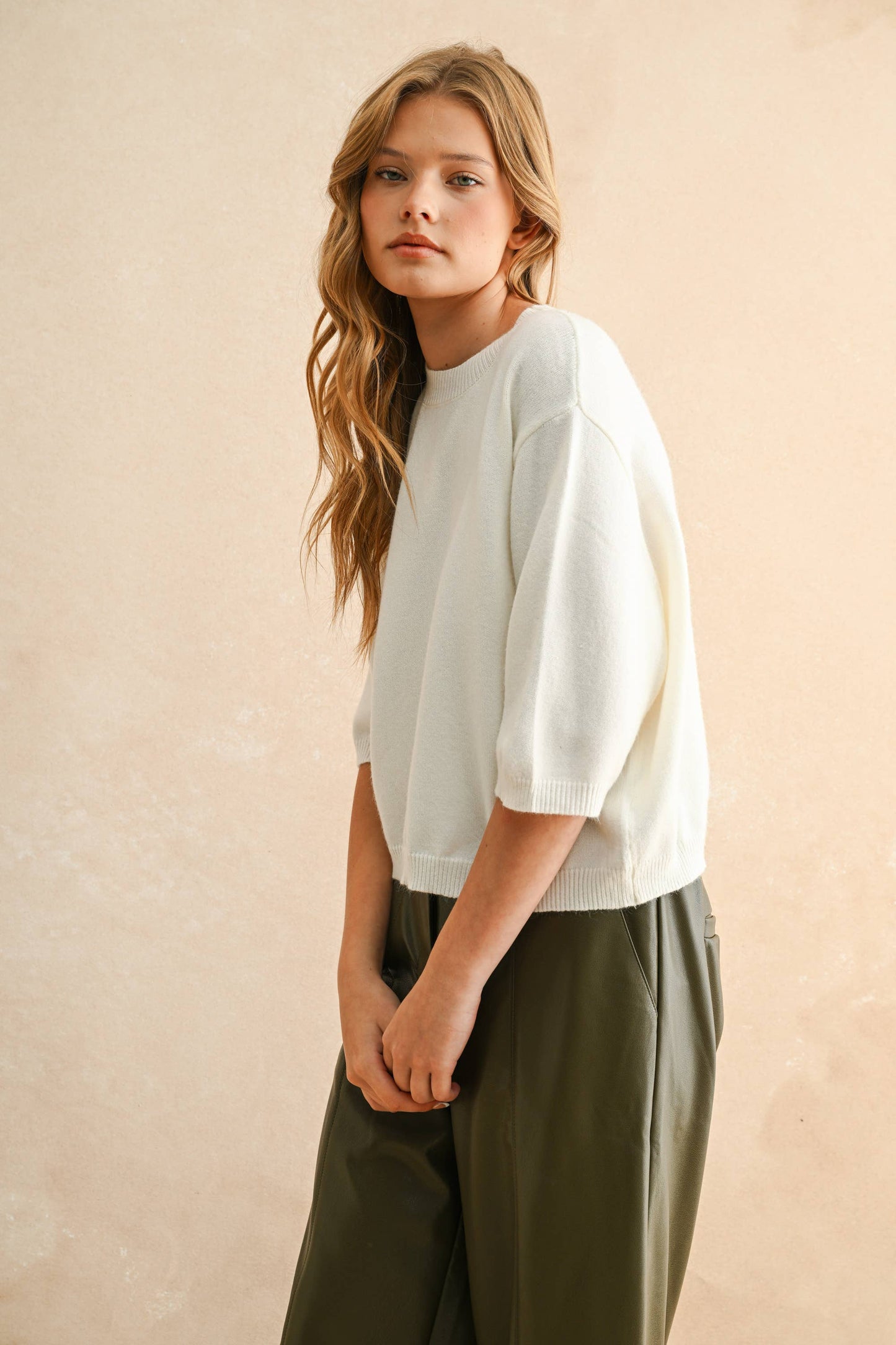 T3675   SHORT SLEEVE SWEATER TOP