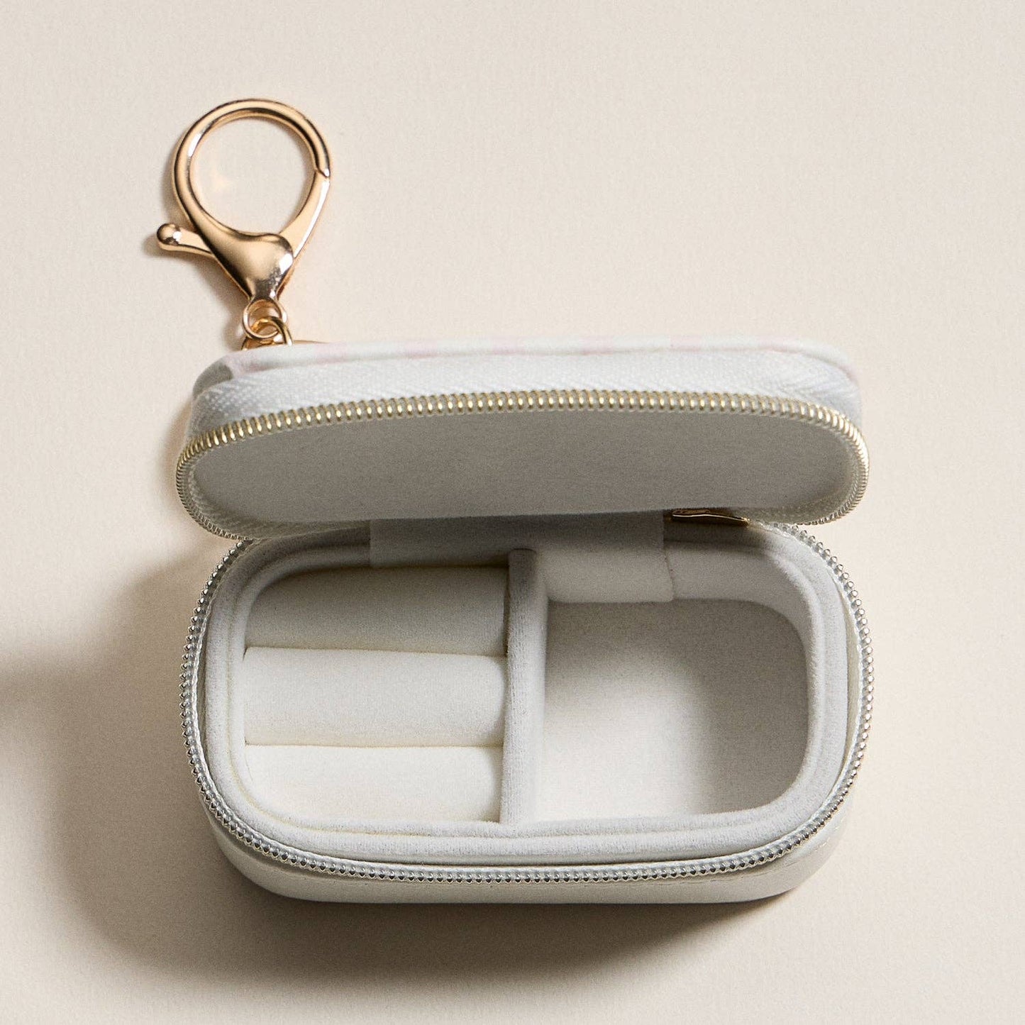 Mini Jewelry Travel Case with Keychain – Pink Bow Design