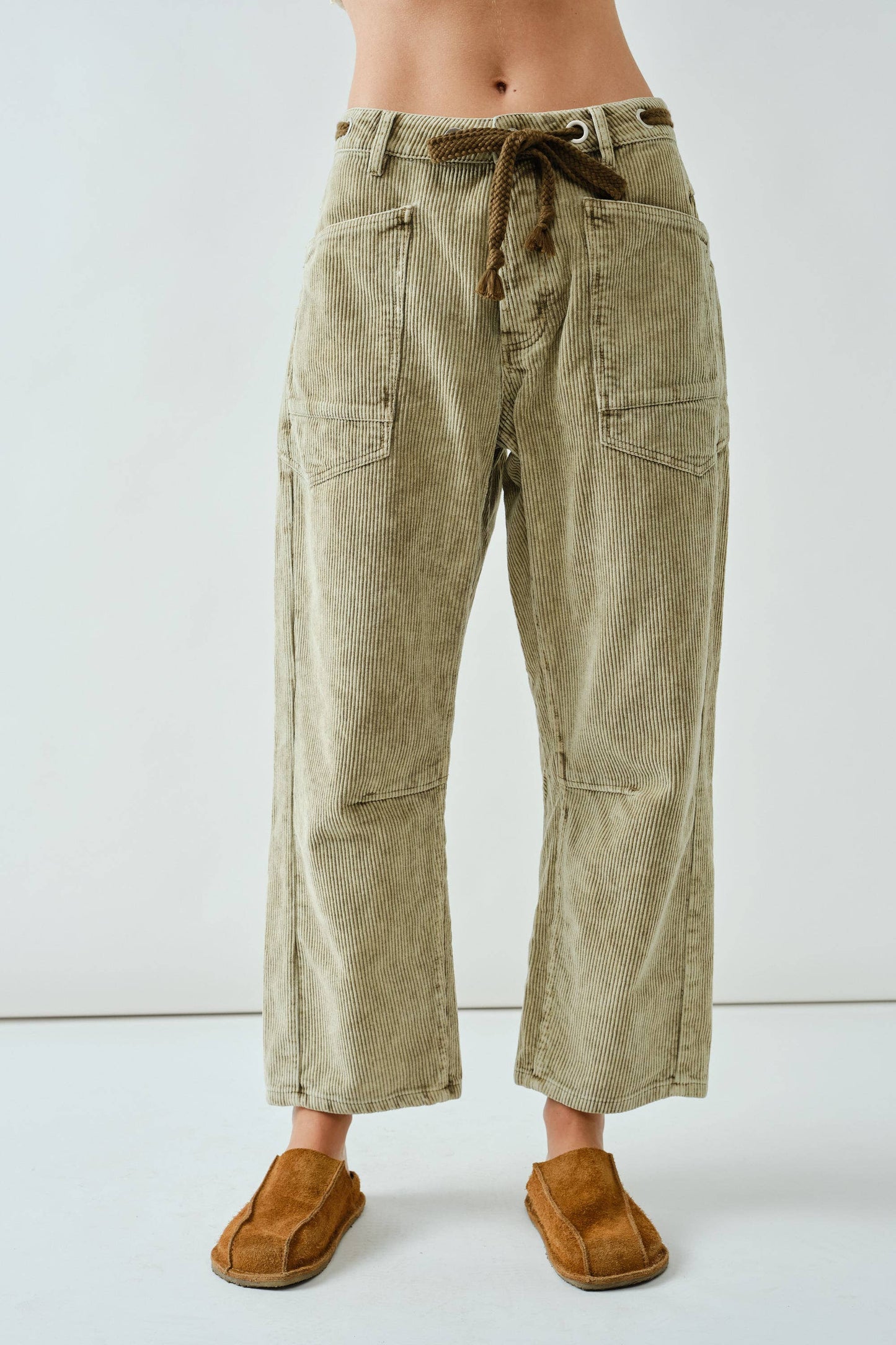 BARREL CORDUROY PANTS WITH EYELET WAIST