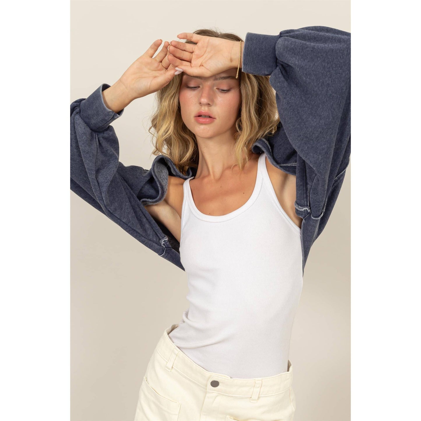 OVERSIZED CONTRAST CROPPED SHRUG
