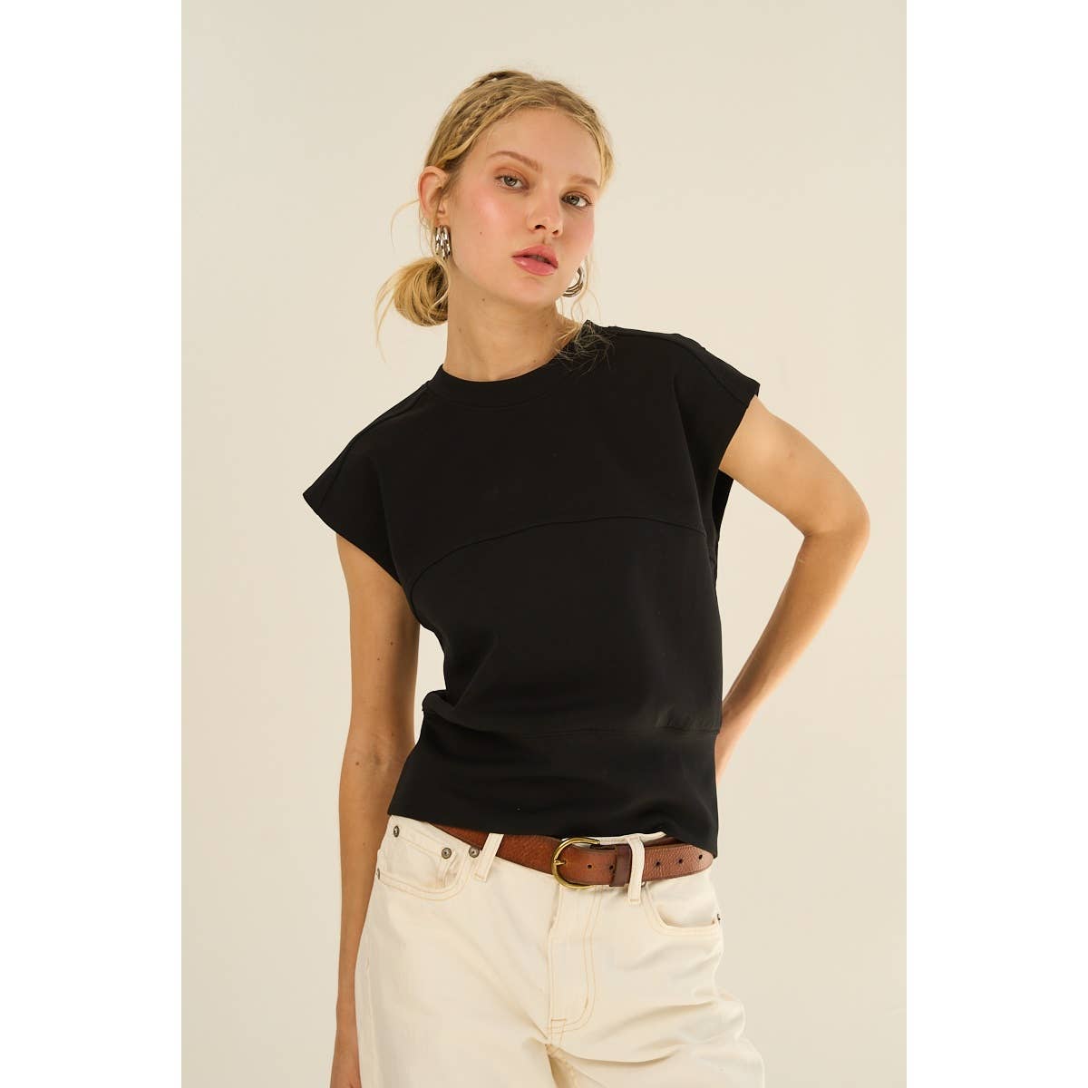Back Buckle Sleeveless Knit Top