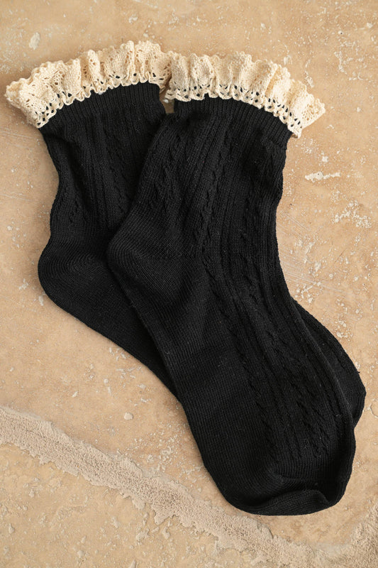 A5369   NET POINTELLE WITH CROCHET TRIM SOCKS