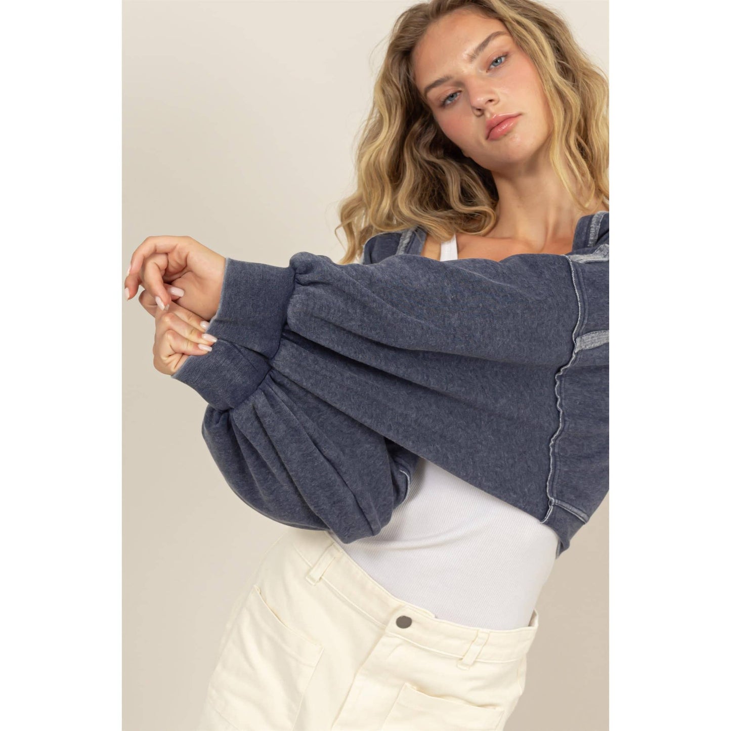 OVERSIZED CONTRAST CROPPED SHRUG