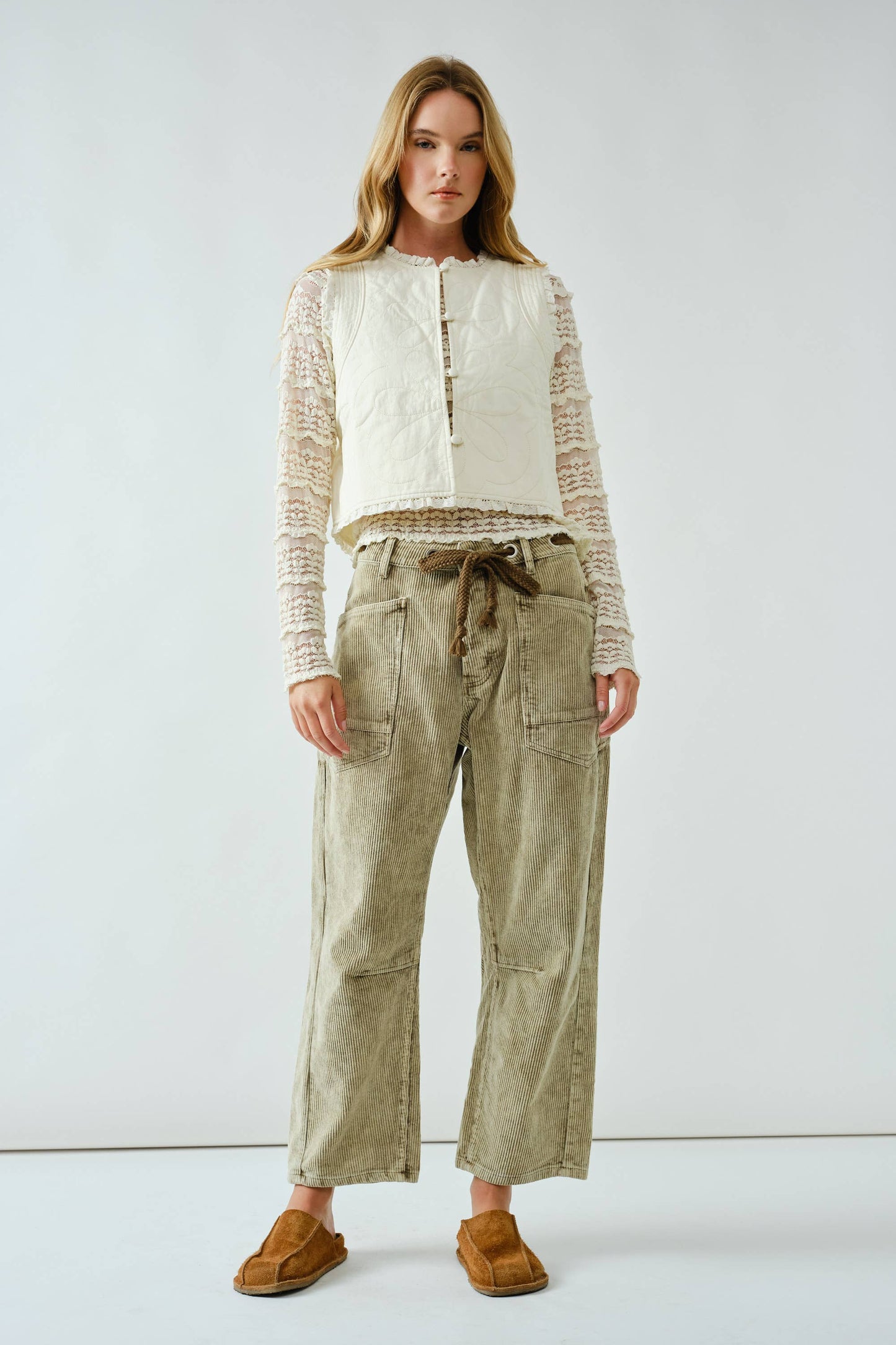 BARREL CORDUROY PANTS WITH EYELET WAIST