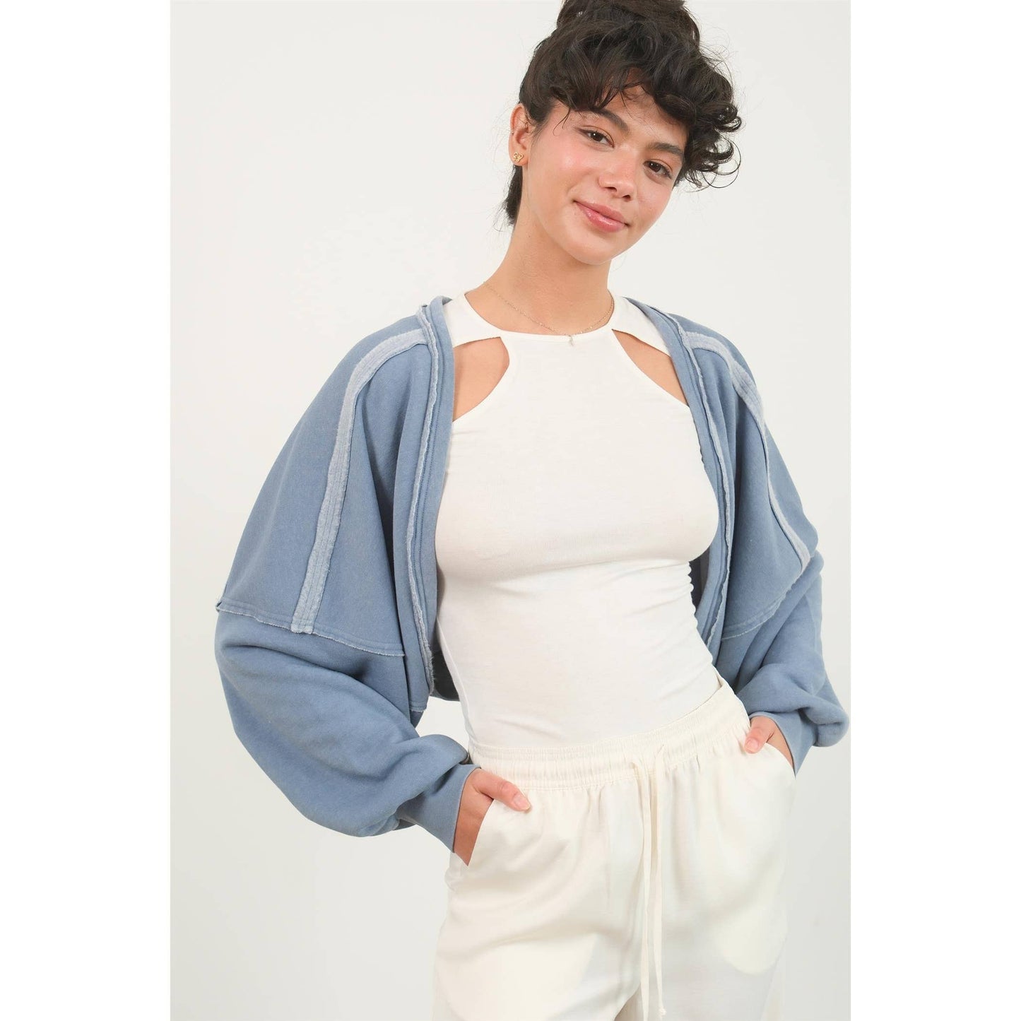 OVERSIZED CONTRAST CROPPED SHRUG