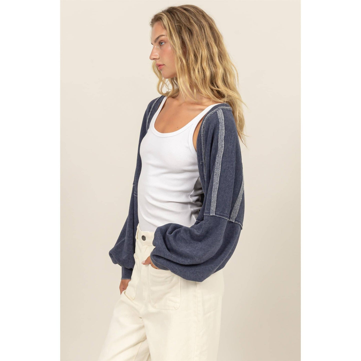OVERSIZED CONTRAST CROPPED SHRUG