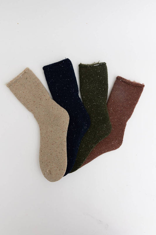 Thick Knit Crew Socks for Ultimate Fall & Winter Warmth 🧦