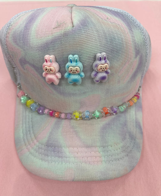 Charm Link trucker hat w/Labubus