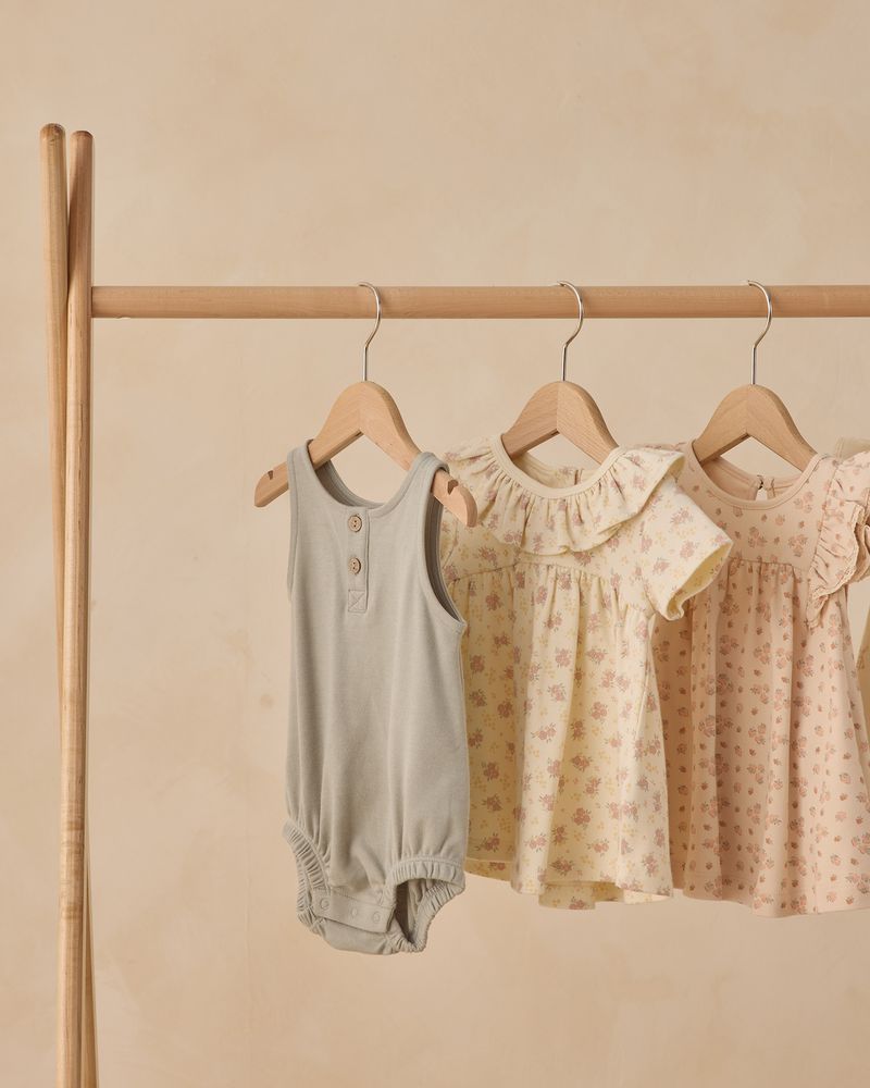 Quincy Mae - Ruffle Collar Jersey Dress - Flower Field