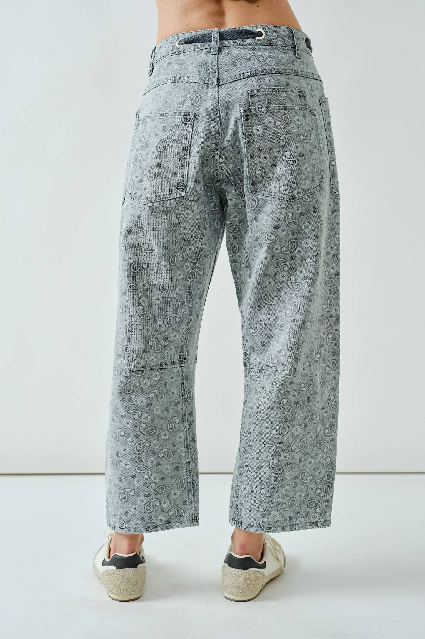 BARREL PAISLEY DENIM PANTS WITH EYELET WAIST